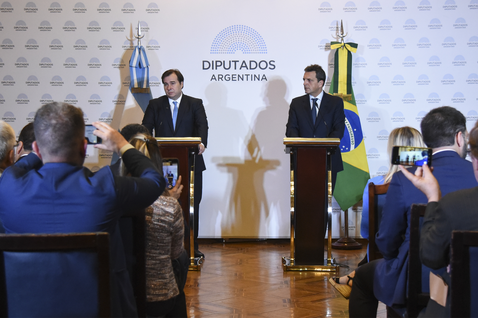 Massa recibió al Presidente de la Cámara de Diputados del Brasil junto a los jefes de bloques Massa recibió al Presidente de la Cámara de Diputados del Brasil junto a los jefes de bloques