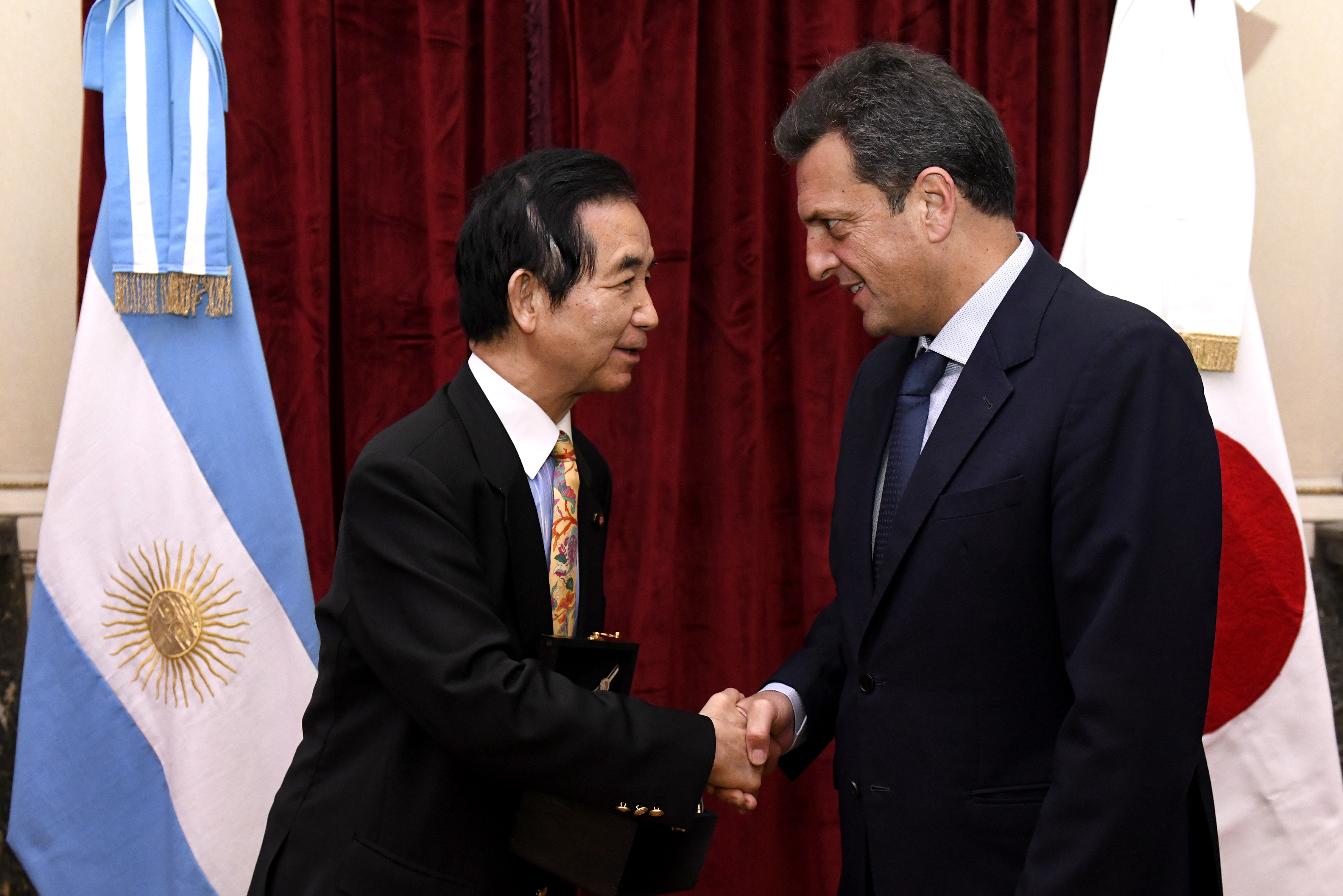 Una delegación de Japón visitó al Presidente de la HCDN, Sergio Massa para profundizar vínculos parlamentarios Una delegación de Japón visitó al Presidente de la HCDN, Sergio Massa para profundizar vínculos parlamentarios