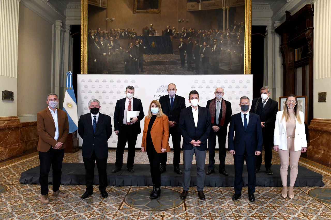 Diputados y Universidades avanzan en un compromiso conjunto para diseñar políticas publicas en beneficio de áreas metropolitanas de todo el país Diputados y Universidades avanzan en un compromiso conjunto para diseñar políticas publicas en beneficio de áreas metropolitanas de todo el país