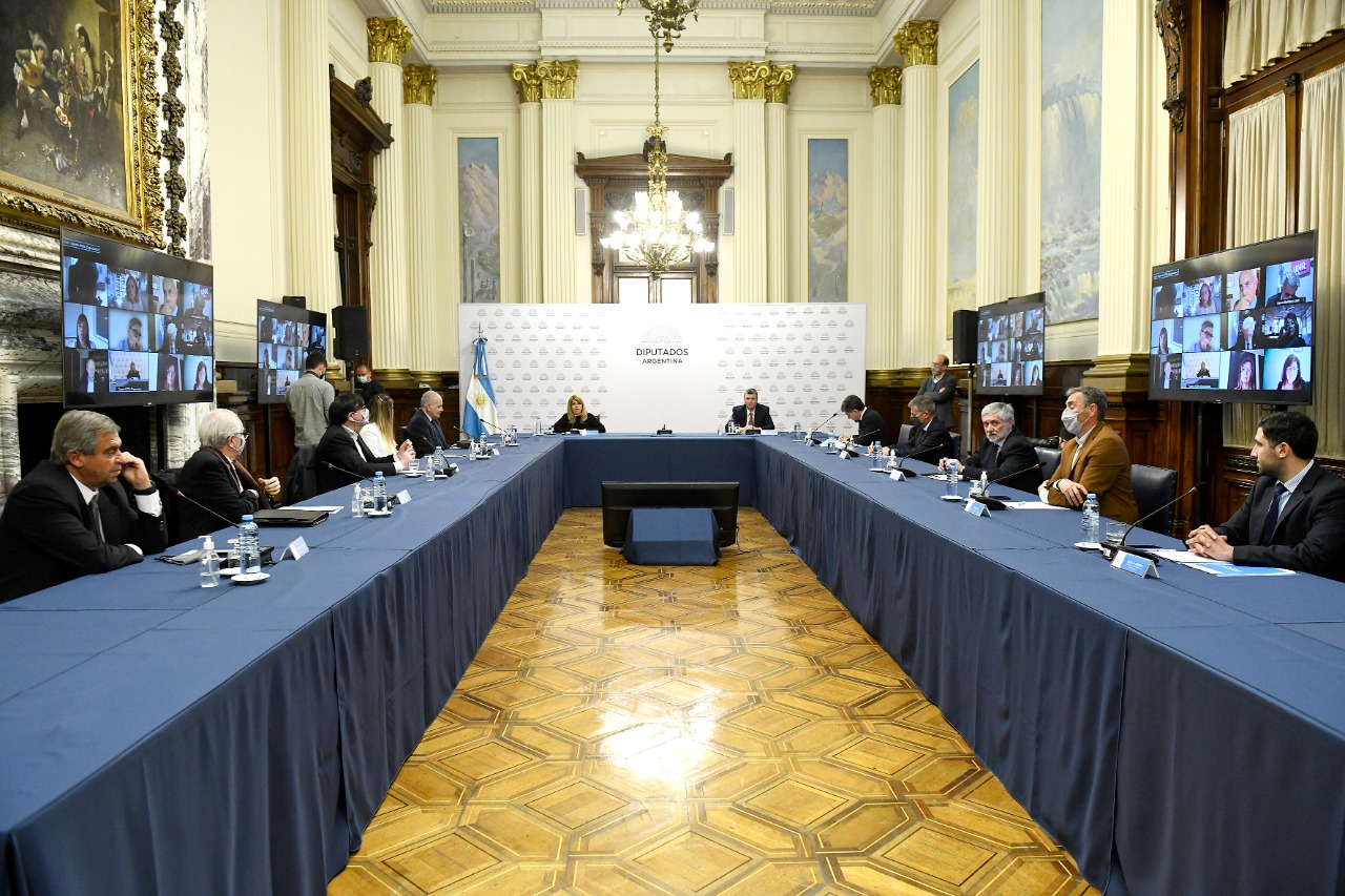 Diputados y Universidades avanzan en un compromiso conjunto para diseñar políticas publicas en beneficio de áreas metropolitanas de todo el país Diputados y Universidades avanzan en un compromiso conjunto para diseñar políticas publicas en beneficio de áreas metropolitanas de todo el país