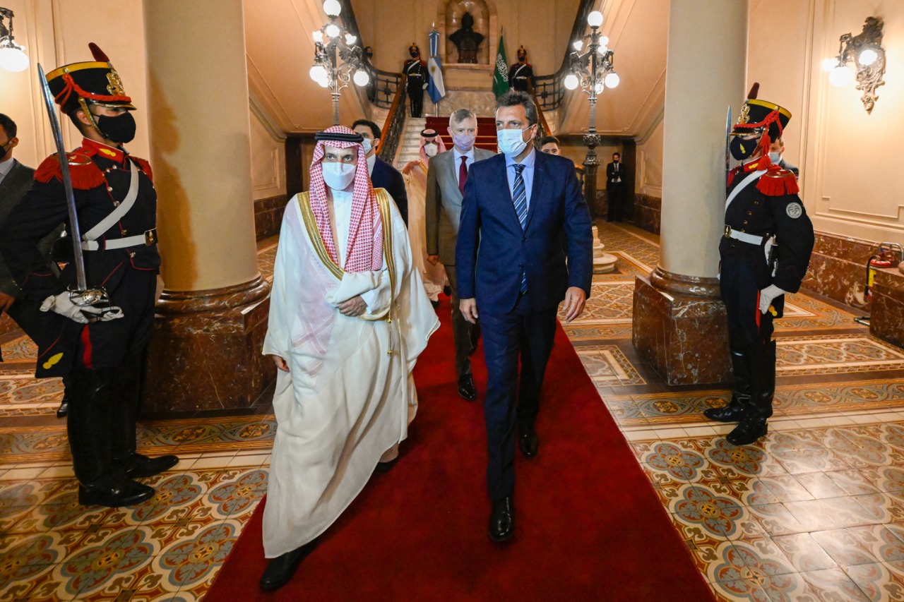 Con eje en las inversiones extranjeras, Massa recibió al Príncipe Faisal Bin Farhan Al Saud de Arabia Saudita Con eje en las inversiones extranjeras, Massa recibió al Príncipe Faisal Bin Farhan Al Saud de Arabia Saudita