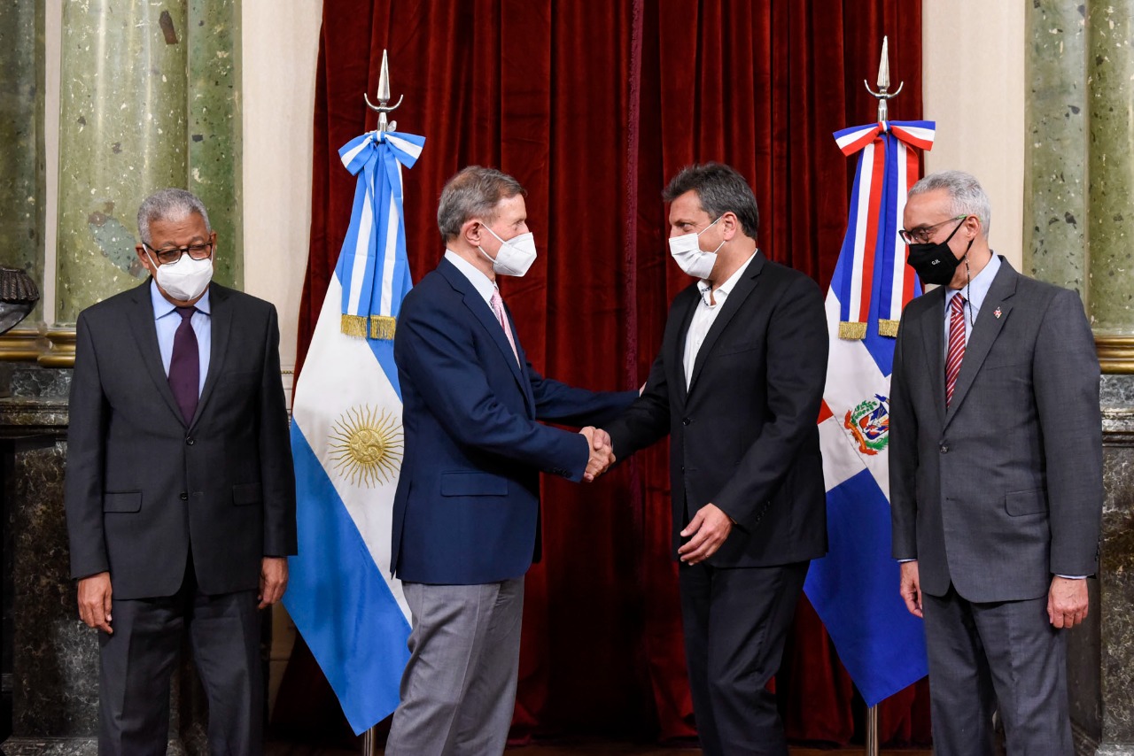Encuentro de trabajo entre el Presidente de la HCDN y el Canciller de República Dominicana Encuentro de trabajo entre el Presidente de la HCDN y el Canciller de República Dominicana