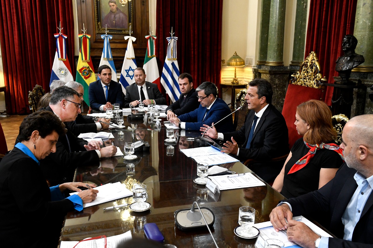 Massa recibió al Vice Primer Ministro Israelí, para conmemorar el 30º Aniversario del atentado a la Embajada de Israel Massa recibió al Vice Primer Ministro Israelí, para conmemorar el 30º Aniversario del atentado a la Embajada de Israel