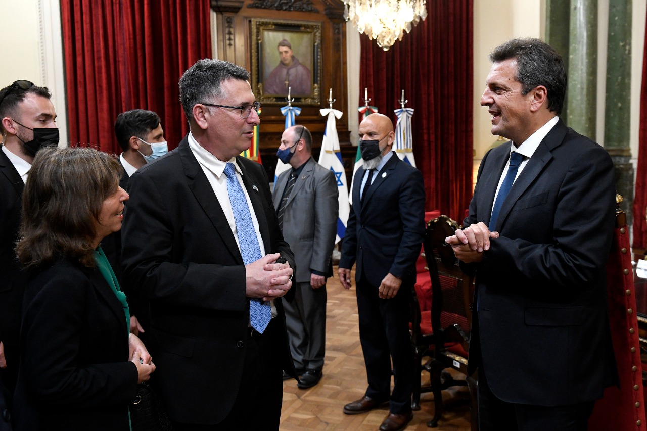 Massa recibió al Vice Primer Ministro Israelí, para conmemorar el 30º Aniversario del atentado a la Embajada de Israel Massa recibió al Vice Primer Ministro Israelí, para conmemorar el 30º Aniversario del atentado a la Embajada de Israel