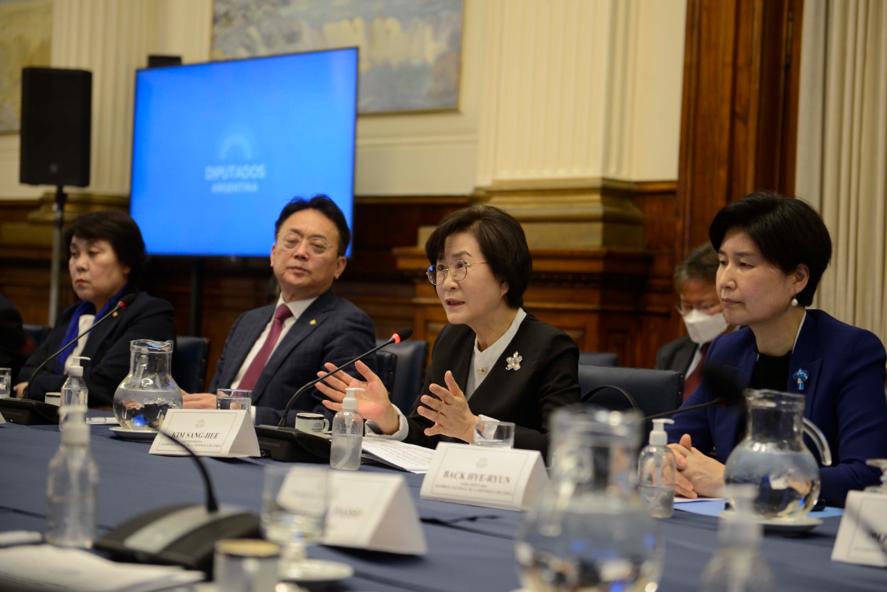 La Vicepresidenta de la Asamblea Nacional de Corea, Kim Sang-Hee, visitó la Cámara de Diputados en el marco del 60º aniversario de las relaciones diplomáticas La Vicepresidenta de la Asamblea Nacional de Corea, Kim Sang-Hee, visitó la Cámara de Diputados en el marco del 60º aniversario de las relaciones diplomáticas