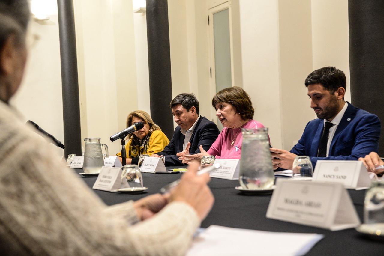 La viceministra de Cuba visitó la HCDN para afianzar políticas de vinculación entre universidades y sistemas productivos La viceministra de Cuba visitó la HCDN para afianzar políticas de vinculación entre universidades y sistemas productivos