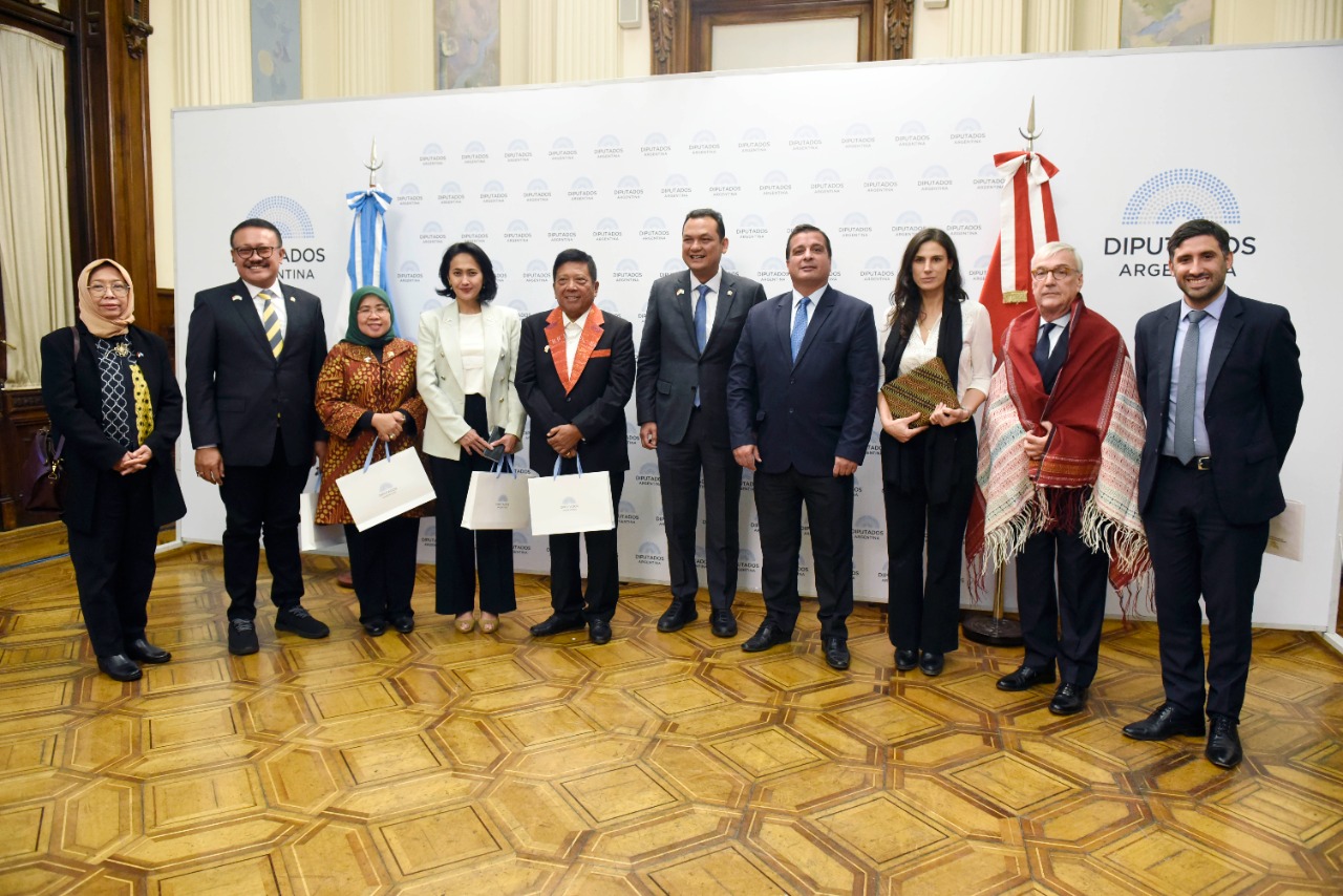 El Grupo de Amistad del Parlamento de Indonesia visitó la HCDN para fortalecer lazos entre ambos Congresos El Grupo de Amistad del Parlamento de Indonesia visitó la HCDN para fortalecer lazos entre ambos Congresos