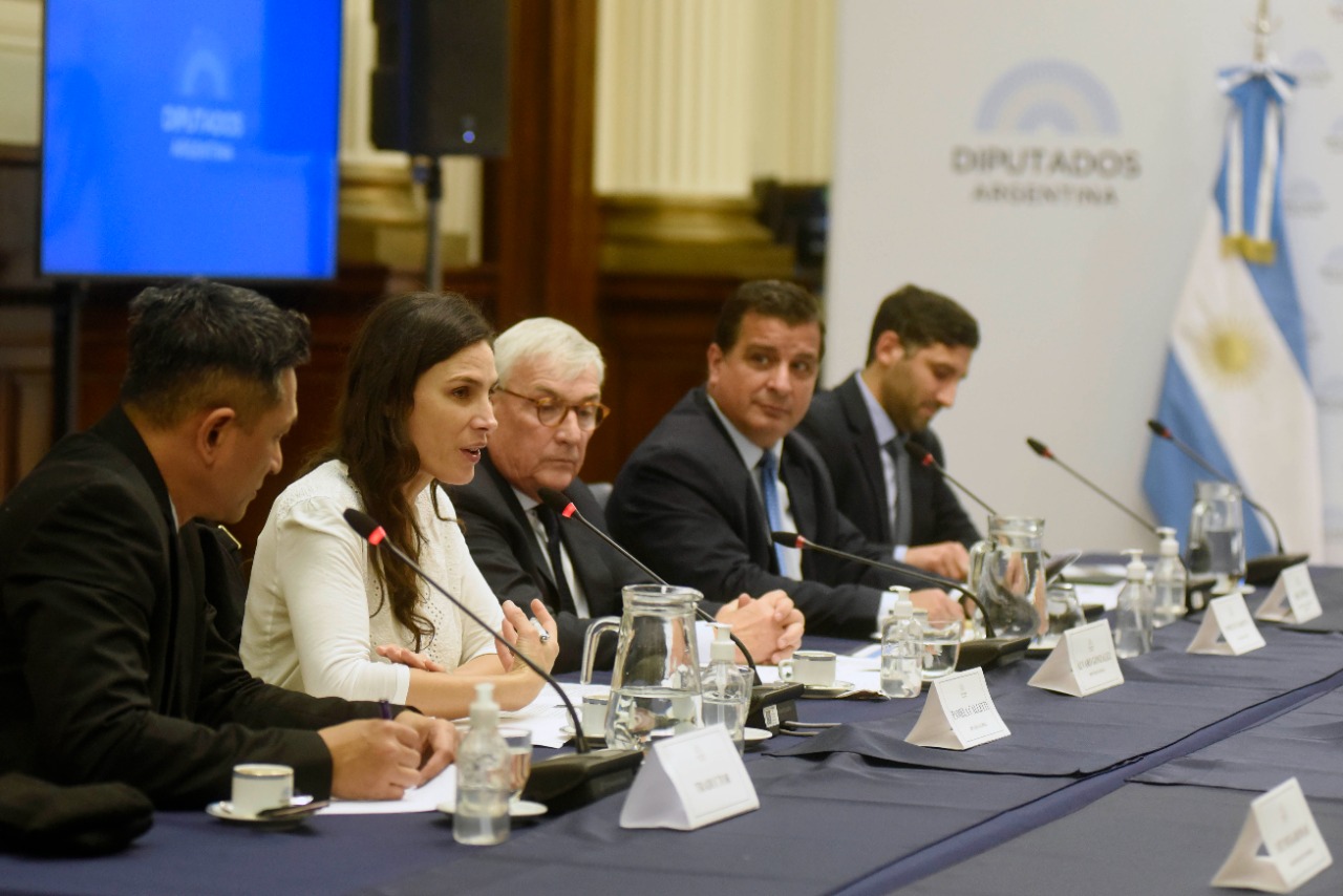 El Grupo de Amistad del Parlamento de Indonesia visitó la HCDN para fortalecer lazos entre ambos Congresos El Grupo de Amistad del Parlamento de Indonesia visitó la HCDN para fortalecer lazos entre ambos Congresos
