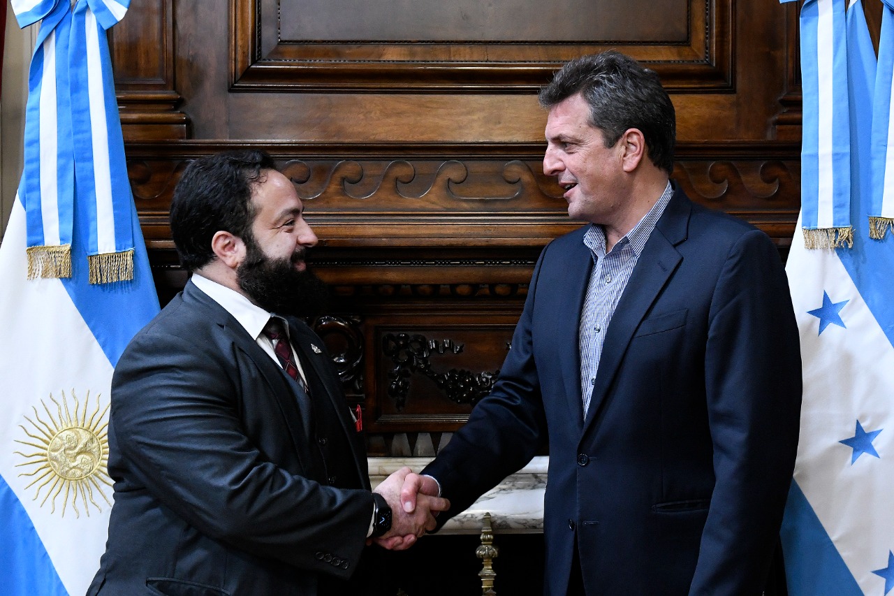 Sergio Massa recibió al presidente del Congreso Nacional de Honduras y firmaron un Acuerdo de Cooperación Institucional Sergio Massa recibió al presidente del Congreso Nacional de Honduras y firmaron un Acuerdo de Cooperación Institucional