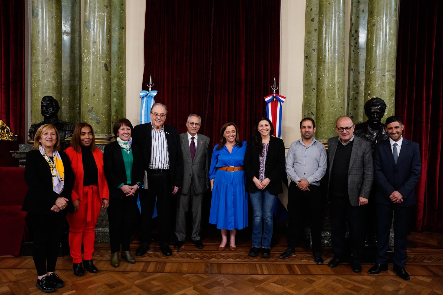 Cecilia Moreau recibió al embajador de Cuba para trabajar en la agenda bilateral y fortalecer los vínculos parlamentarios Cecilia Moreau recibió al embajador de Cuba para trabajar en la agenda bilateral y fortalecer los vínculos parlamentarios