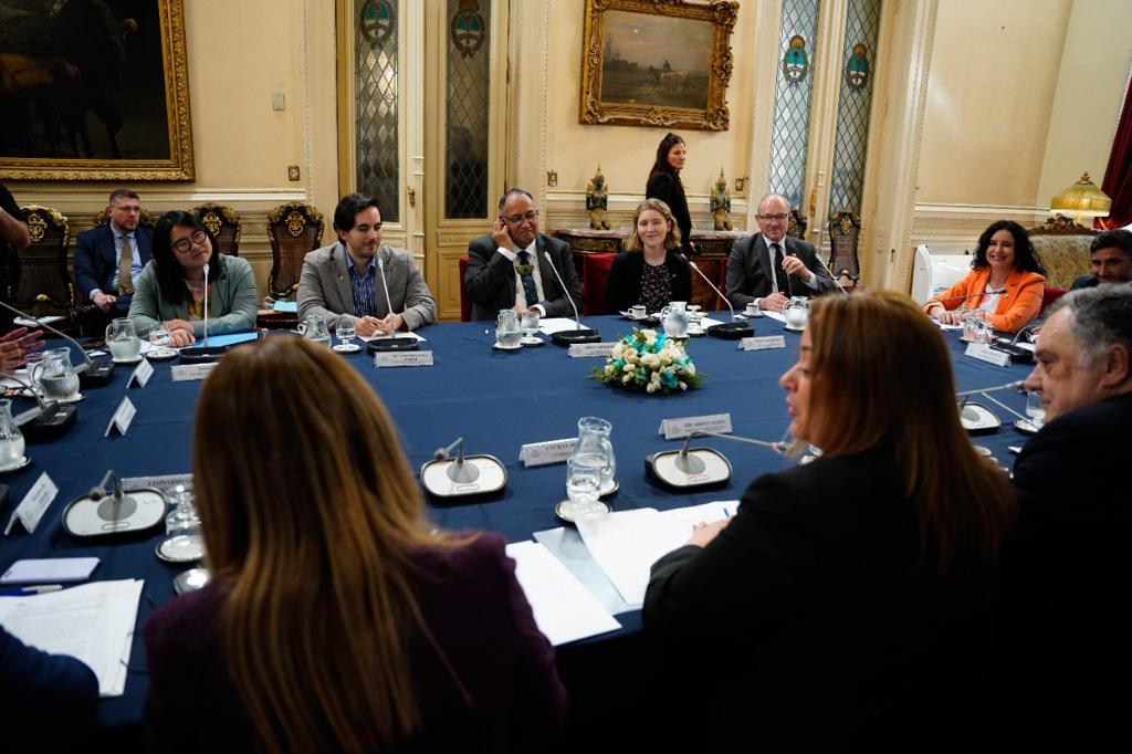 Con foco en derechos humanos, género y educación, Cecilia Moreau recibió al presidente del Parlamento de Nueva Zelanda, Adrian Rurawhe Con foco en derechos humanos, género y educación, Cecilia Moreau recibió al presidente del Parlamento de Nueva Zelanda, Adrian Rurawhe