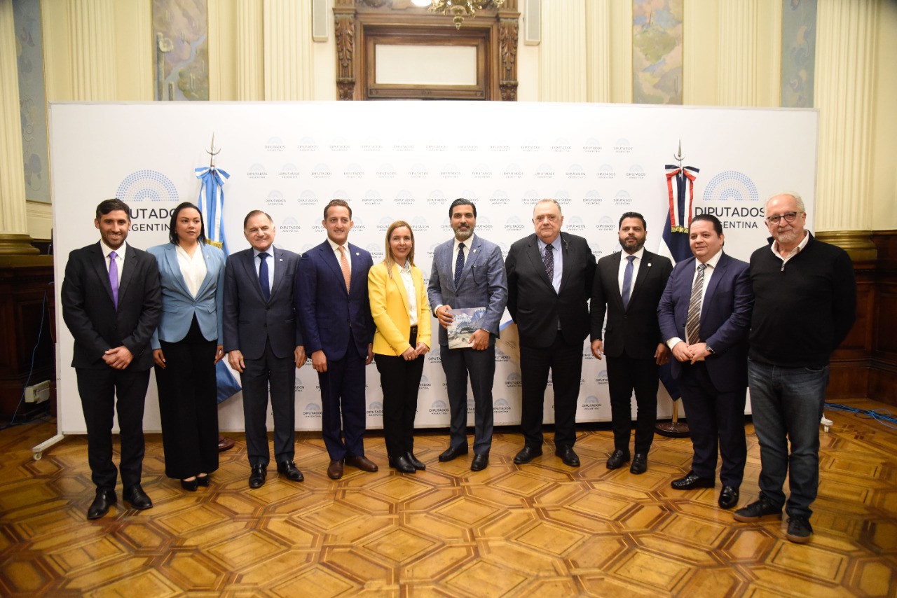 Una delegación de diputados de República Dominicana visitó la HCDN para profundizar las relaciones bilaterales Una delegación de diputados de República Dominicana visitó la HCDN para profundizar las relaciones bilaterales