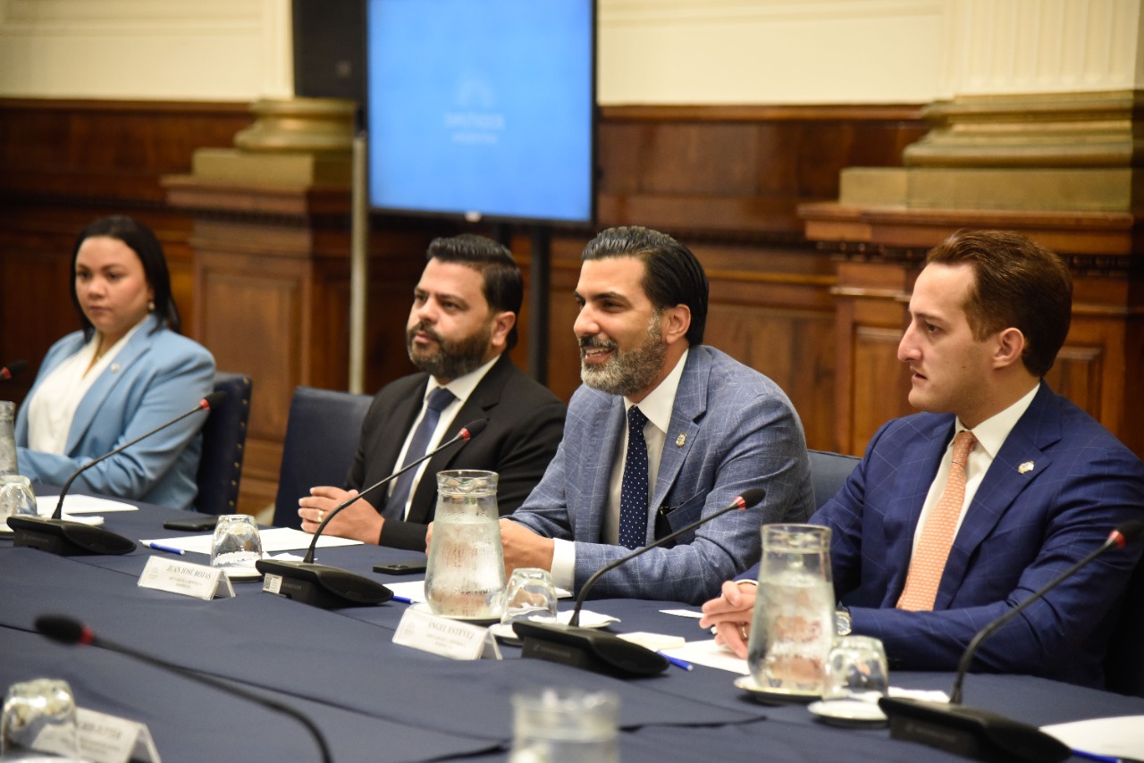 Una delegación de diputados de República Dominicana visitó la HCDN para profundizar las relaciones bilaterales Una delegación de diputados de República Dominicana visitó la HCDN para profundizar las relaciones bilaterales