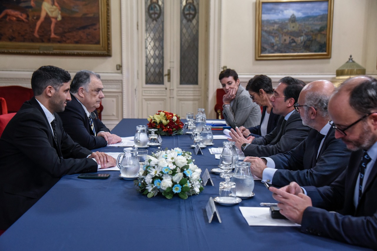 El ministro de Relaciones Exteriores de España visitó la HCDN para fortalecer la relación bilateral El ministro de Relaciones Exteriores de España visitó la HCDN para fortalecer la relación bilateral