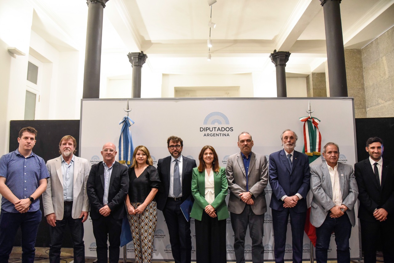 La Cámara de Diputados conformó el Grupo Parlamentario de Amistad con la República Italiana La Cámara de Diputados conformó el Grupo Parlamentario de Amistad con la República Italiana