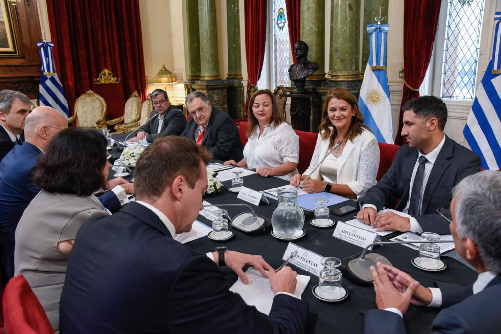 Moreau recibió al ministro de Asuntos Exteriores de Grecia para fortalecer la cooperación política y parlamentaria