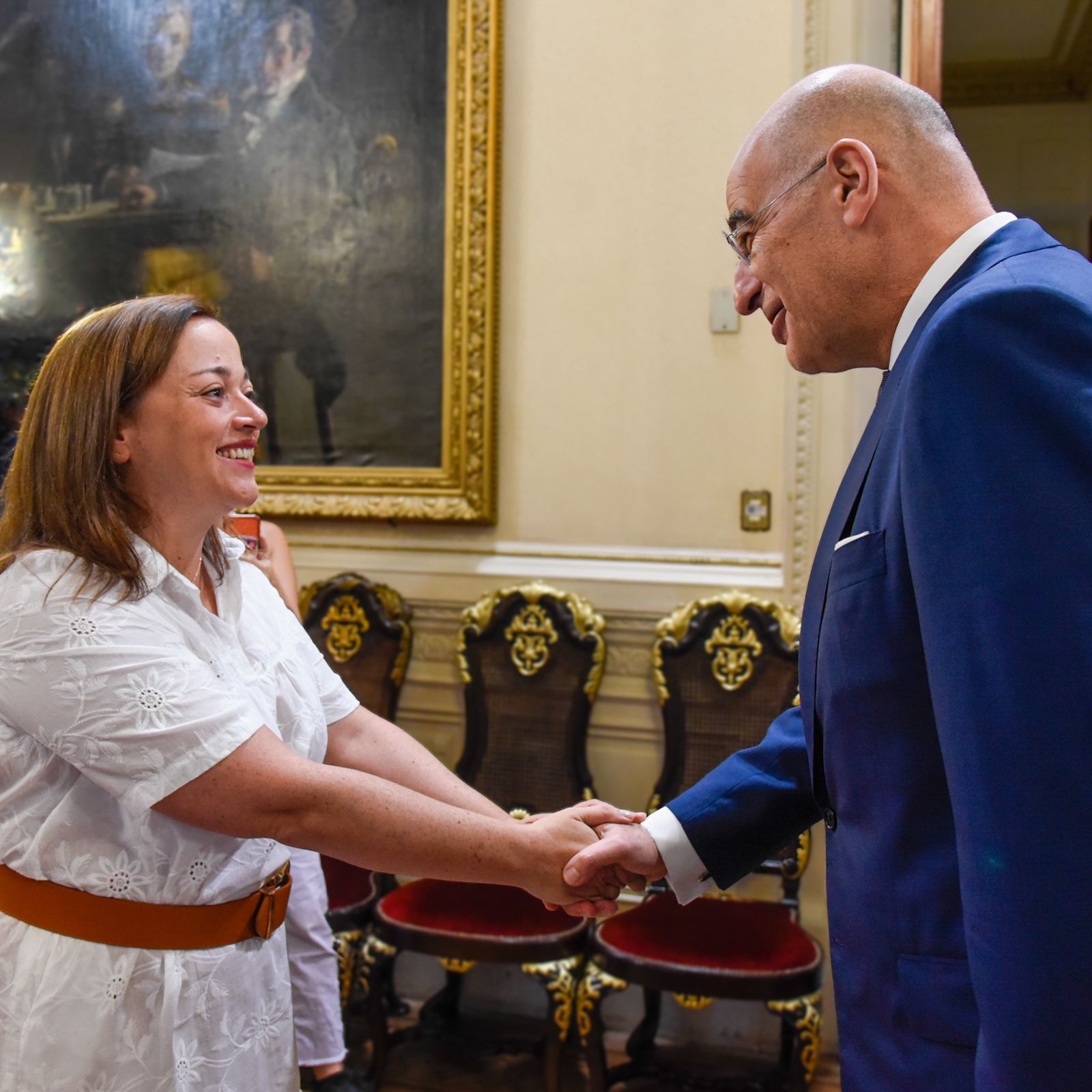 Moreau recibió al ministro de Asuntos Exteriores de Grecia para fortalecer la cooperación política y parlamentaria Moreau recibió al ministro de Asuntos Exteriores de Grecia para fortalecer la cooperación política y parlamentaria