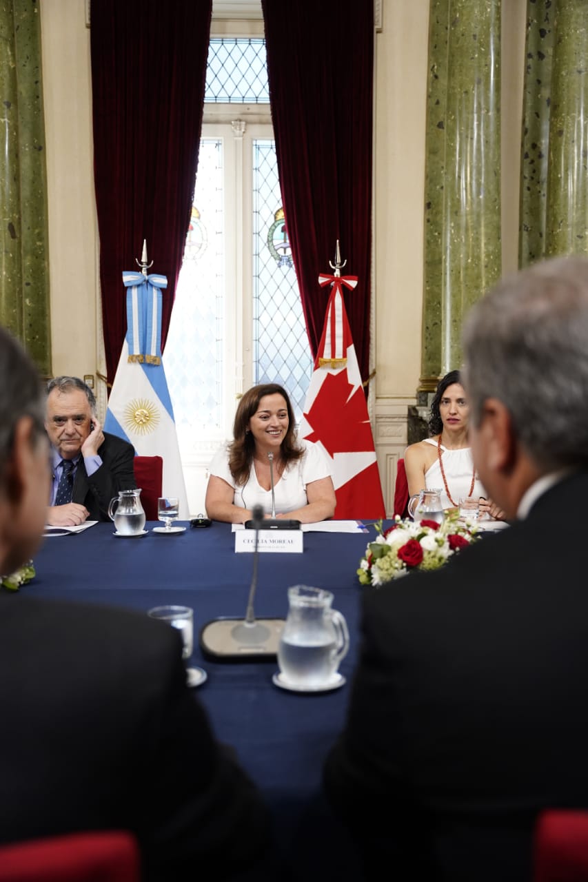 Moreau recibió a su par canadiense para avanzar en agenda bilateral de género, modernización y ambiente Moreau recibió a su par canadiense para avanzar en agenda bilateral de género, modernización y ambiente