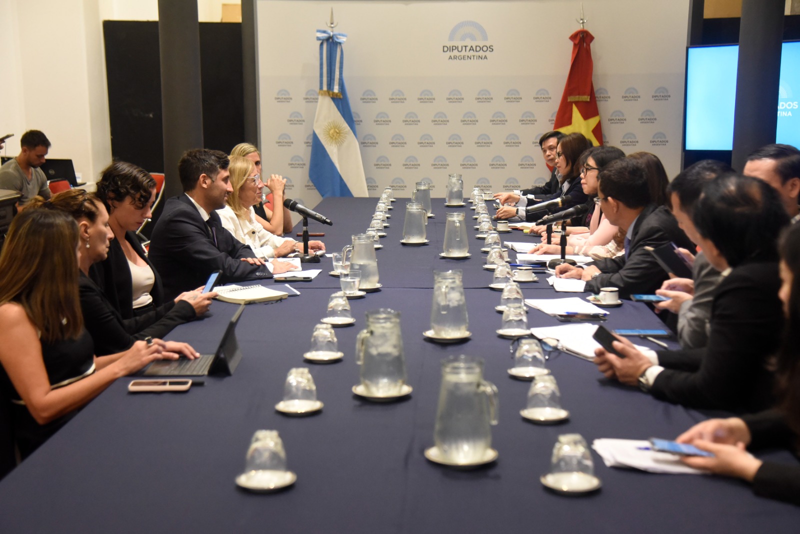 Delegación de Vietnam visitó la Cámara de Diputados Delegación de Vietnam visitó la Cámara de Diputados
