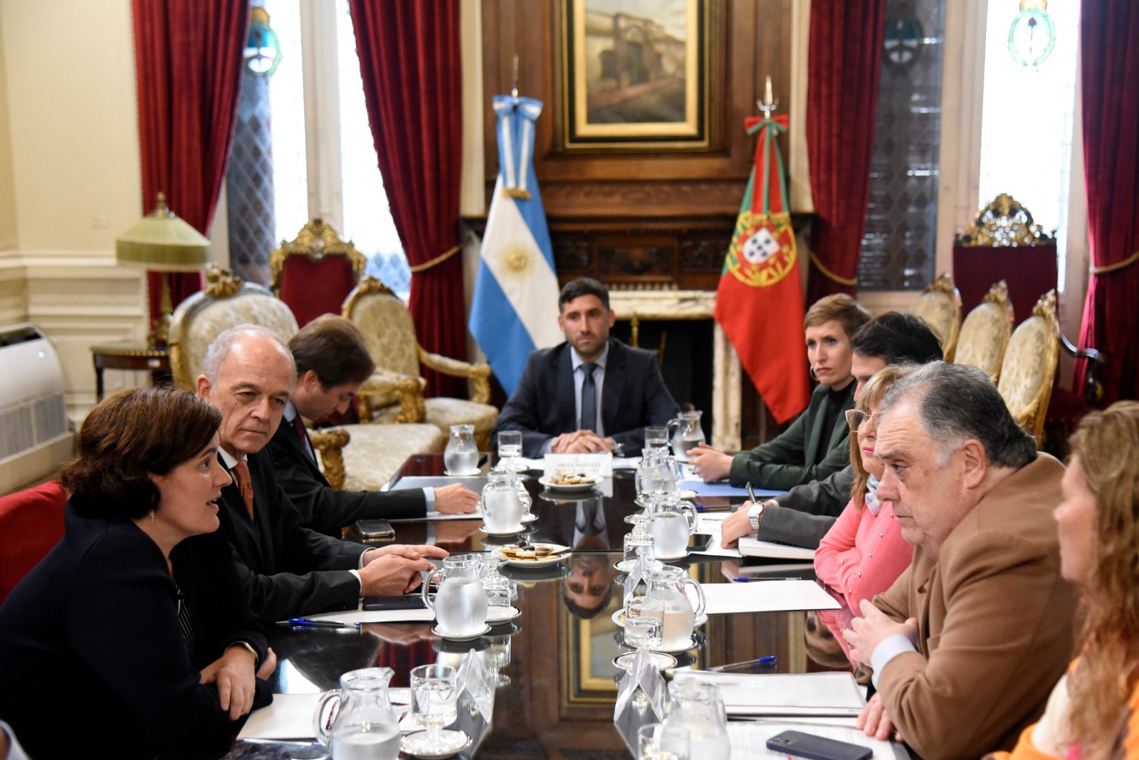 La ministra de Estado y Presidencia de Portugal visitó la HCDN para fortalecer los vínculos bilaterales La ministra de Estado y Presidencia de Portugal visitó la HCDN para fortalecer los vínculos bilaterales