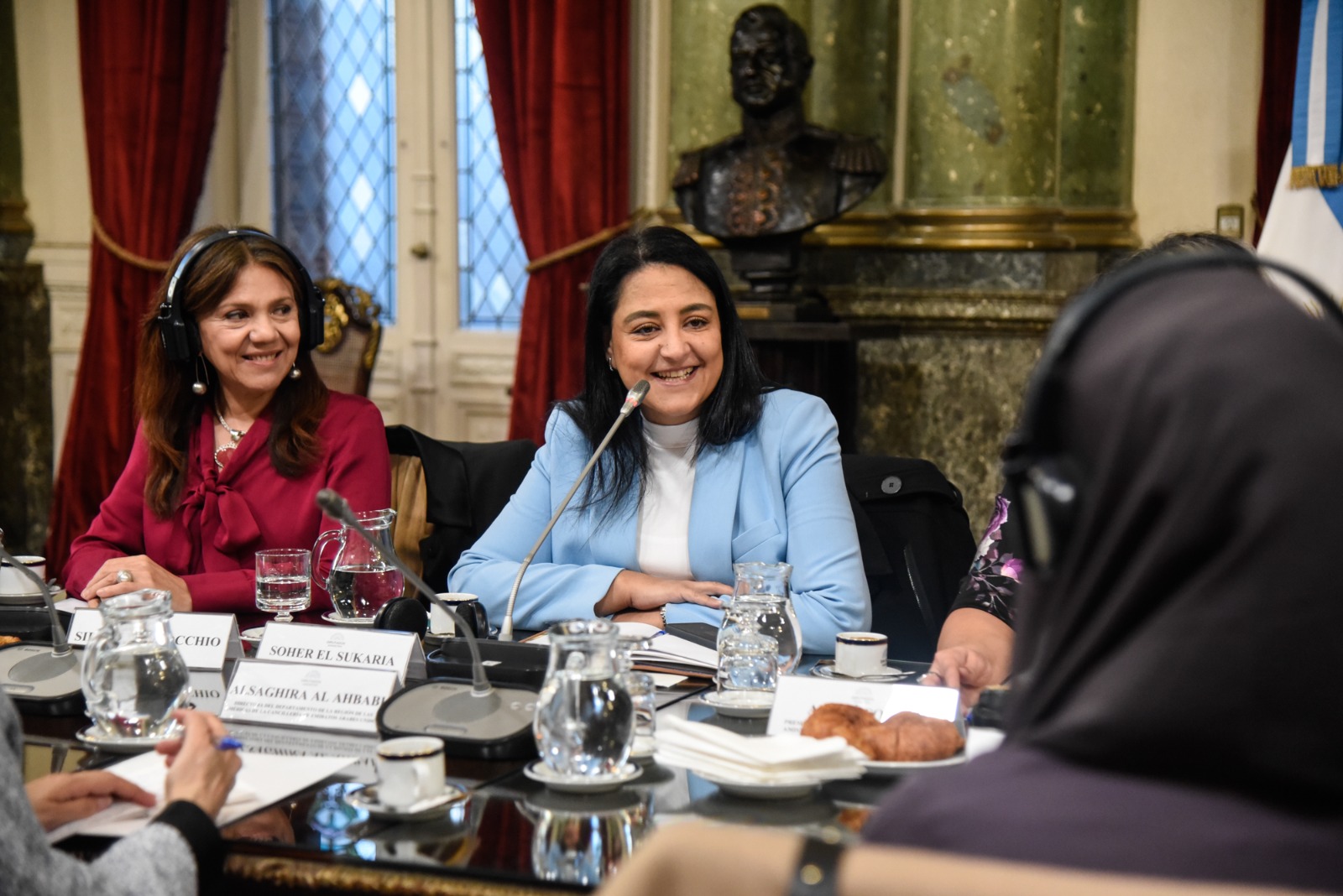 La ministra para la Cooperación Internacional de Emiratos Árabes Unidos visitó Diputados La ministra para la Cooperación Internacional de Emiratos Árabes Unidos visitó Diputados