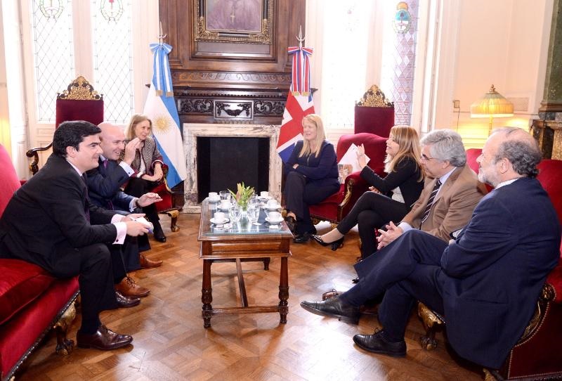 Visita de la Directora Ejecutiva de la Cámara de Comercio Argentino-Británica y del Gerente del Grupo British American Tobacco