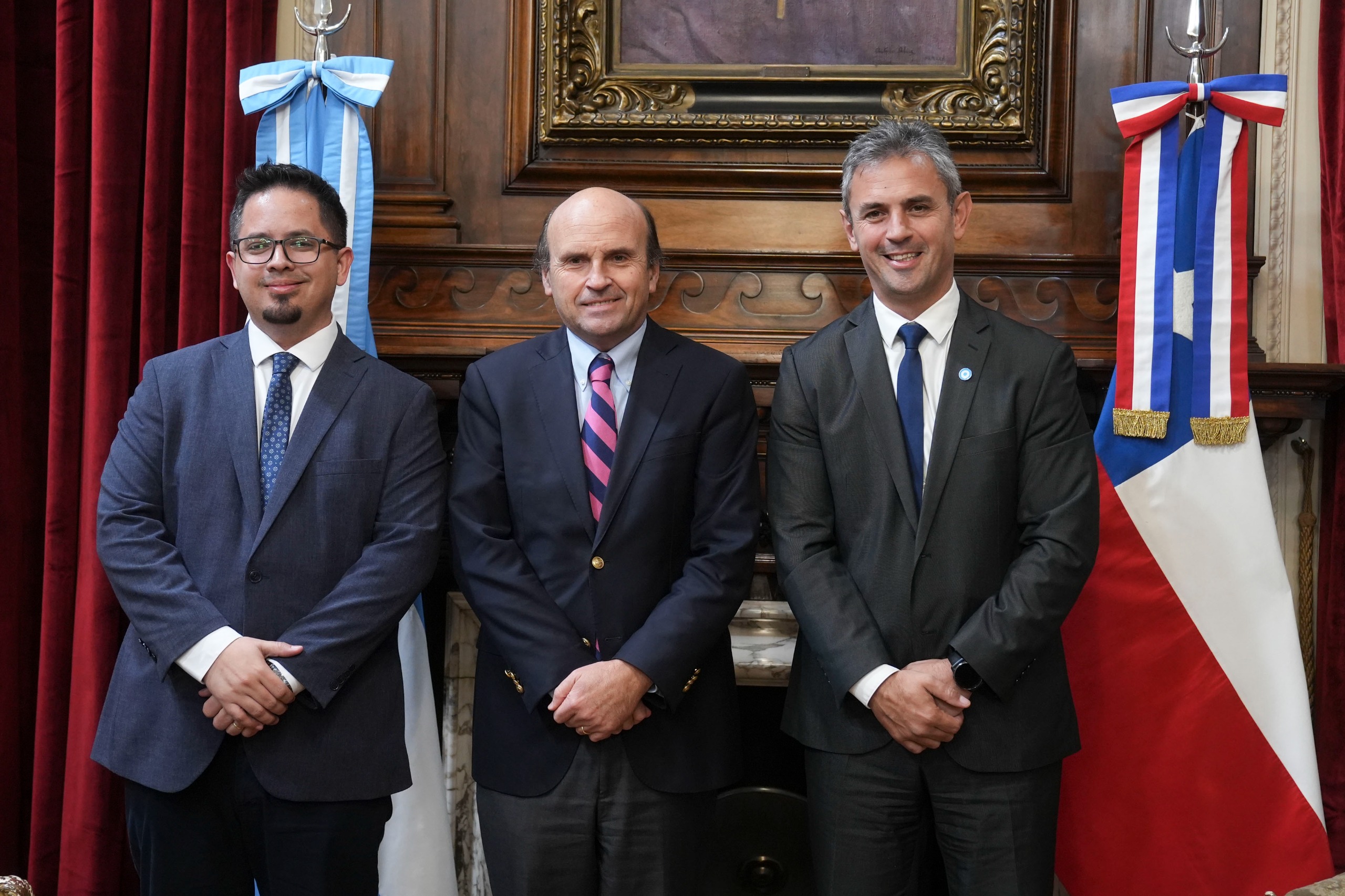 MARTÍN MENEM RECIBIÓ AL EMBAJADOR DE CHILE PARA FORTALECER LA AGENDA BILATERAL
