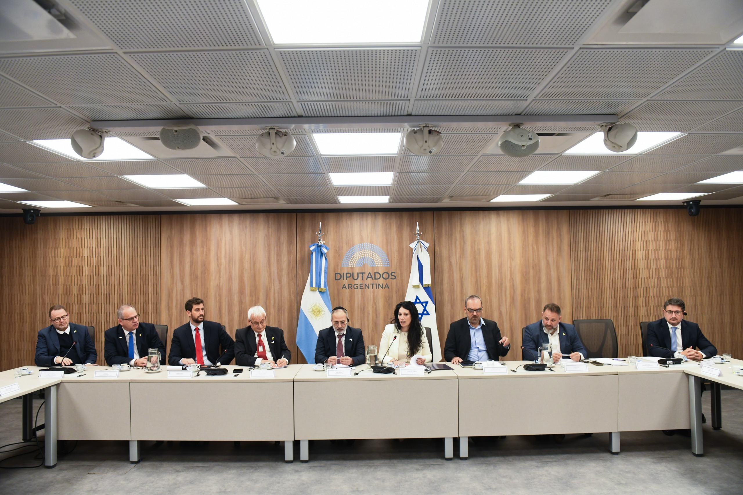 EL GRUPO PARLAMENTARIO DE AMISTAD CON ISRAEL RECIBIÓ A PARLAMENTARIOS DE ESE PAÍS EL GRUPO PARLAMENTARIO DE AMISTAD CON ISRAEL RECIBIÓ A PARLAMENTARIOS DE ESE PAÍS
