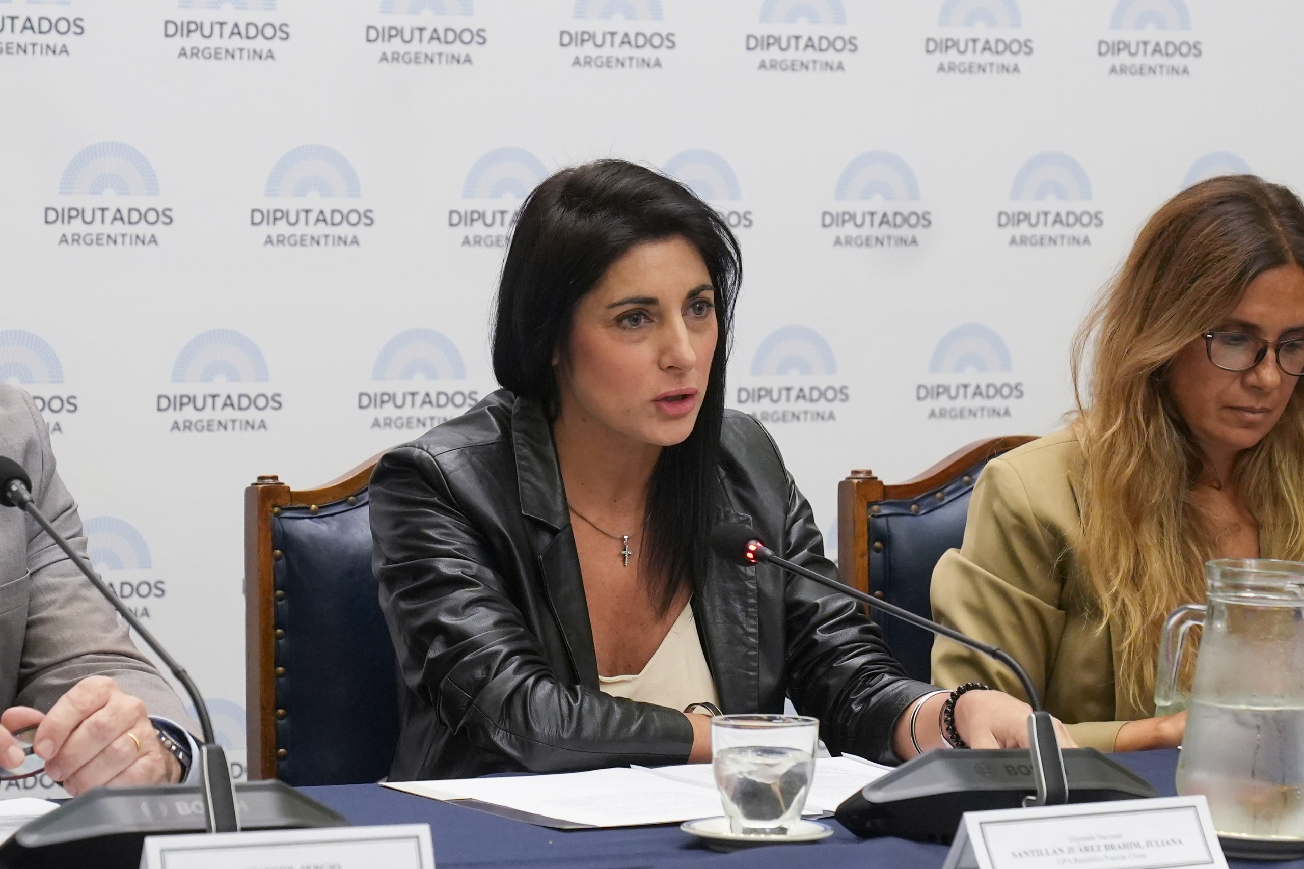 ENCUENTRO ENTRE EL GPA DE CHINA Y LA CÁMARA DE COMERCIO ARGENTINA-CHINA ENCUENTRO ENTRE EL GPA DE CHINA Y LA CÁMARA DE COMERCIO ARGENTINA-CHINA