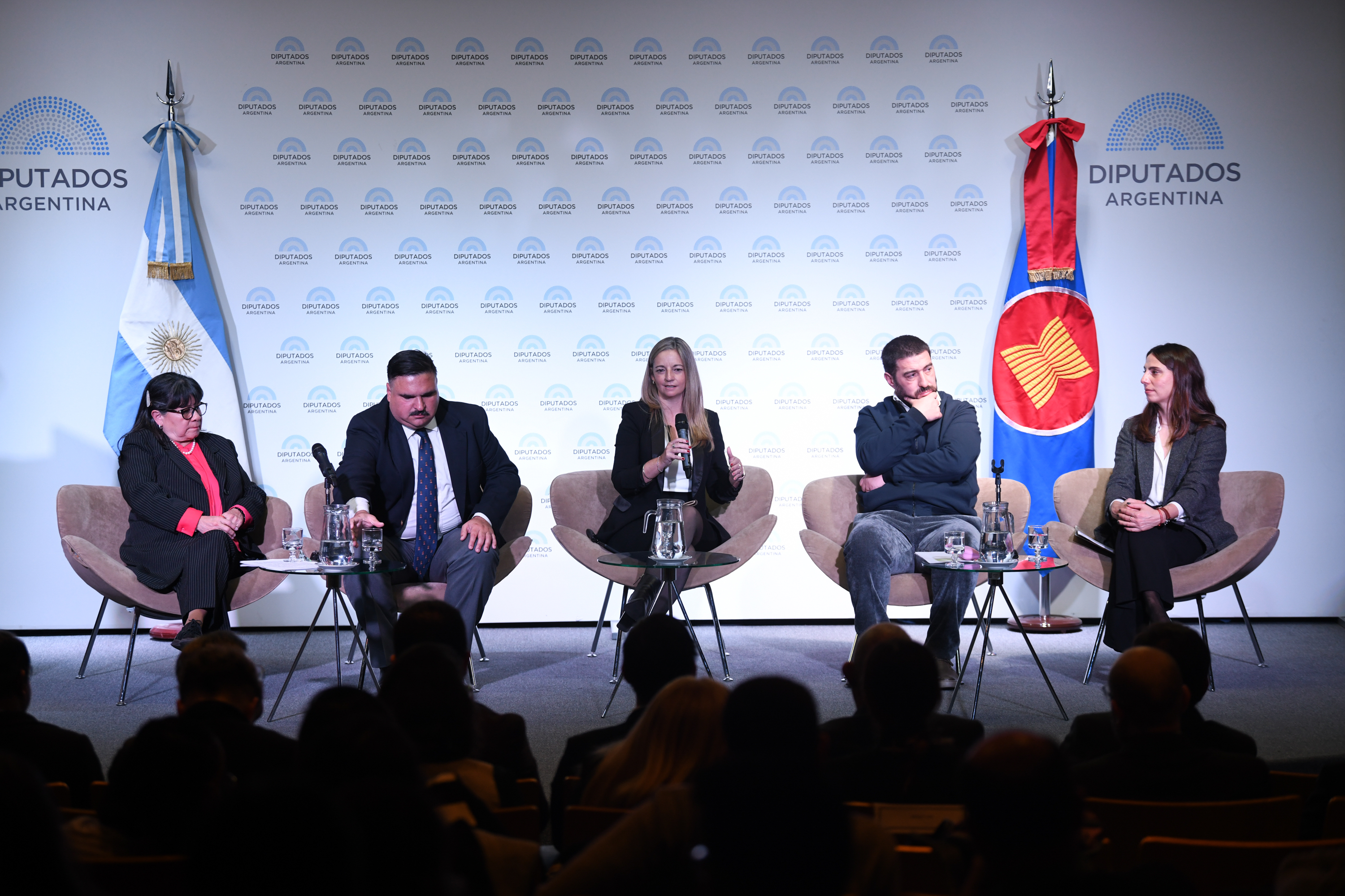 SE REALIZÓ EN DIPUTADOS EL SEMINARIO ACADÉMICO: “ARGENTINA-ASEAN: SOCIOS ESTRATÉGICOS EN UN MUNDO EN TRANSFORMACIÓN” SE REALIZÓ EN DIPUTADOS EL SEMINARIO ACADÉMICO: “ARGENTINA-ASEAN: SOCIOS ESTRATÉGICOS EN UN MUNDO EN TRANSFORMACIÓN”
