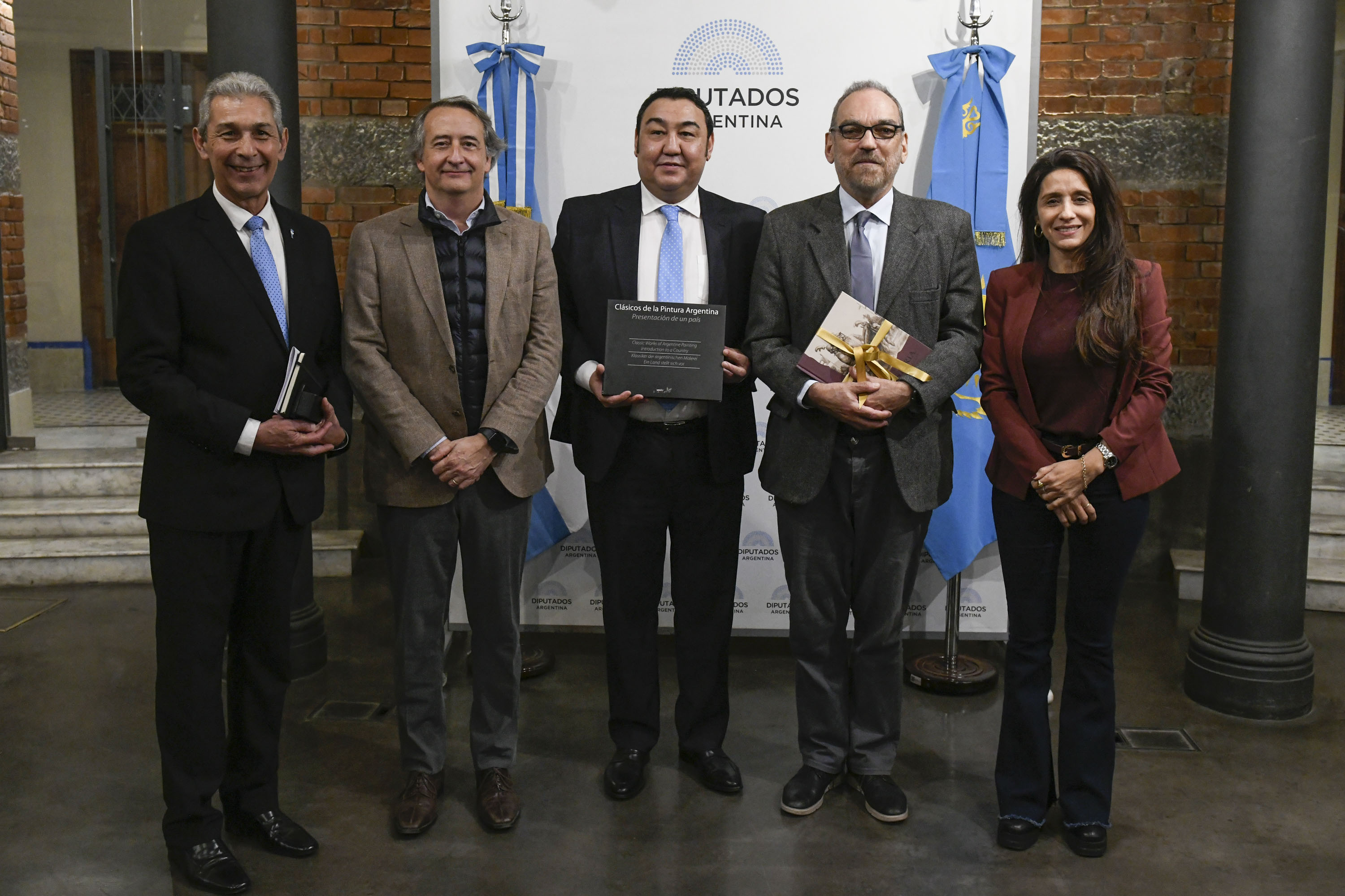 UNA COMITIVA DE DIPUTADOS RECIBIÓ AL EMBAJADOR DE KAZAJSTÁN UNA COMITIVA DE DIPUTADOS RECIBIÓ AL EMBAJADOR DE KAZAJSTÁN