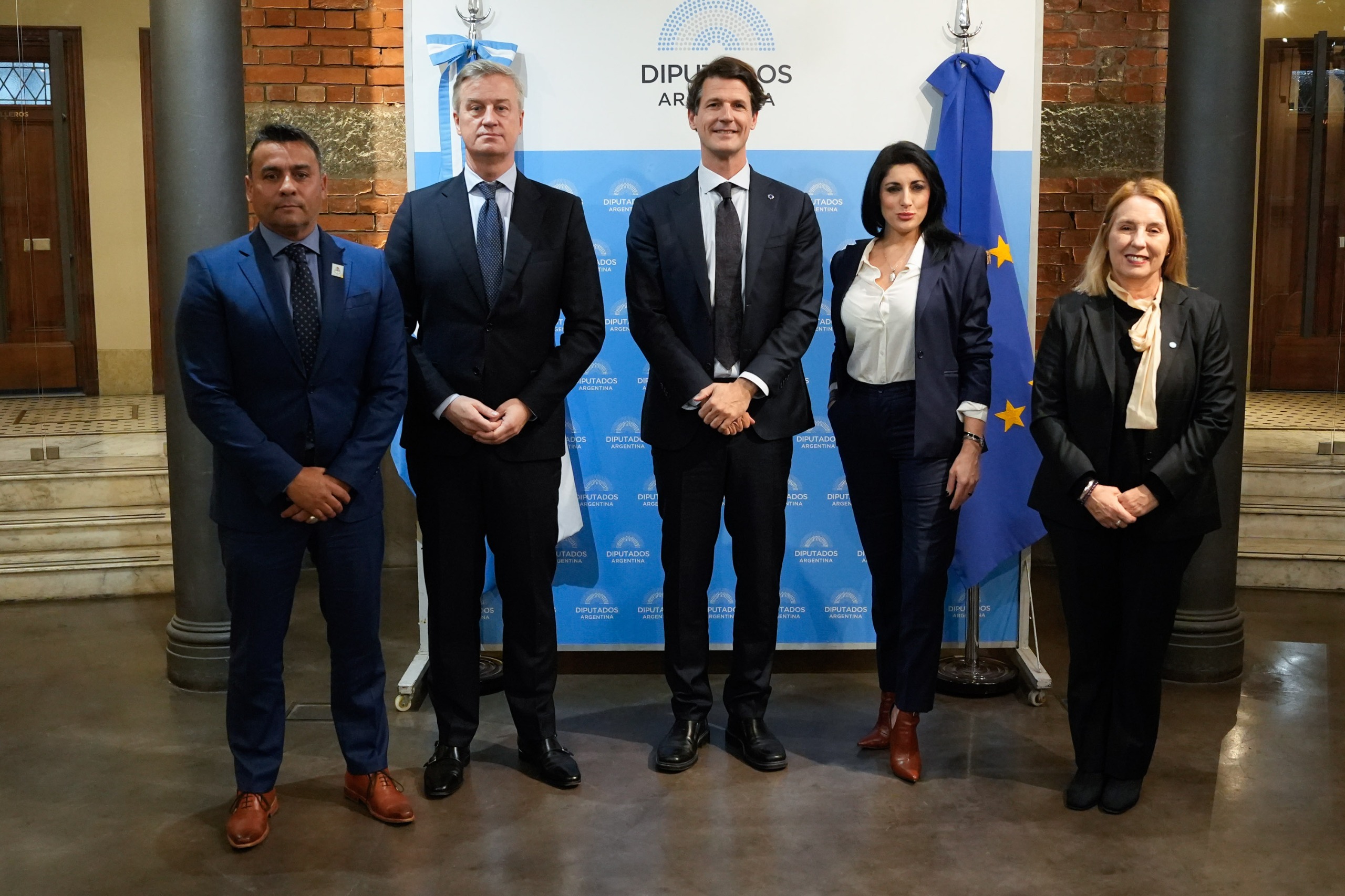 DIPUTADOS RECIBIERON LA VISITA DEL SECRETARIO PARA LAS AMÉRICAS DEL SERVICIO EUROPEO DE ACCIÓN EXTERIOR DE LA UE, PELAYO CASTRO