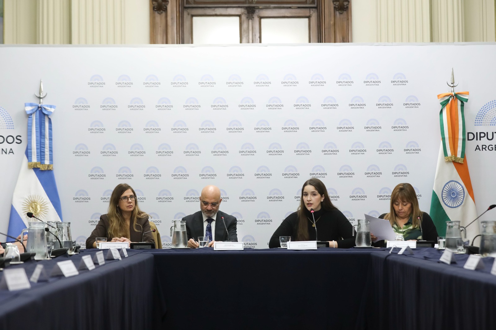 JUNTO AL EMBAJADOR, SE CONFORMÓ EL GRUPO PARLAMENTARIO DE AMISTAD CON LA INDIA JUNTO AL EMBAJADOR, SE CONFORMÓ EL GRUPO PARLAMENTARIO DE AMISTAD CON LA INDIA
