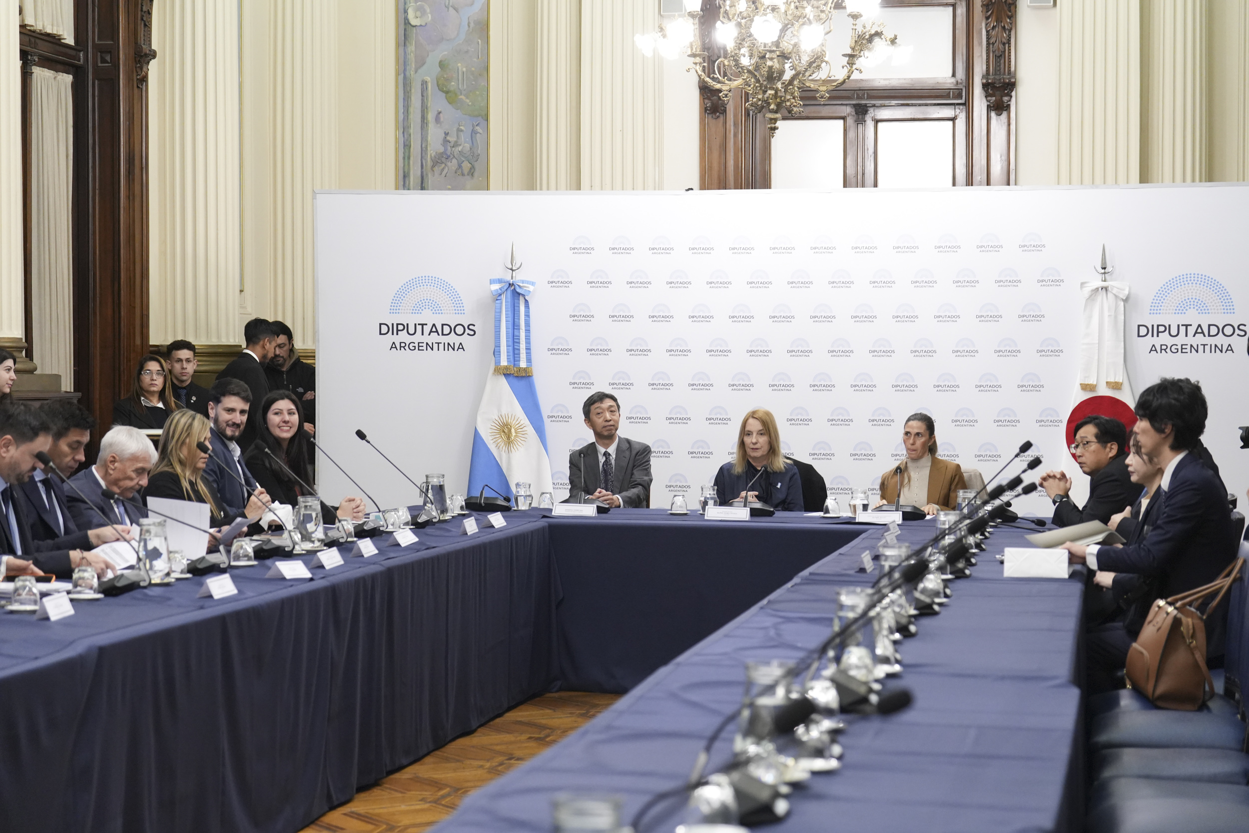 JUNTO AL EMBAJADOR YOSHITAKA, SE CONFORMÓ EL GRUPO PARLAMENTARIO DE AMISTAD CON JAPÓN