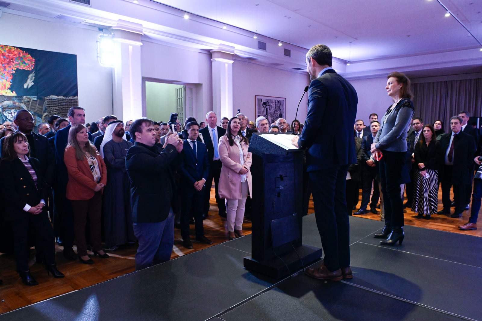 MENEM Y MONDINO PRESENTARON LOS GRUPOS PARLAMENTARIOS DE AMISTAD EN EL PALACIO SAN MARTÍN MENEM Y MONDINO PRESENTARON LOS GRUPOS PARLAMENTARIOS DE AMISTAD EN EL PALACIO SAN MARTÍN