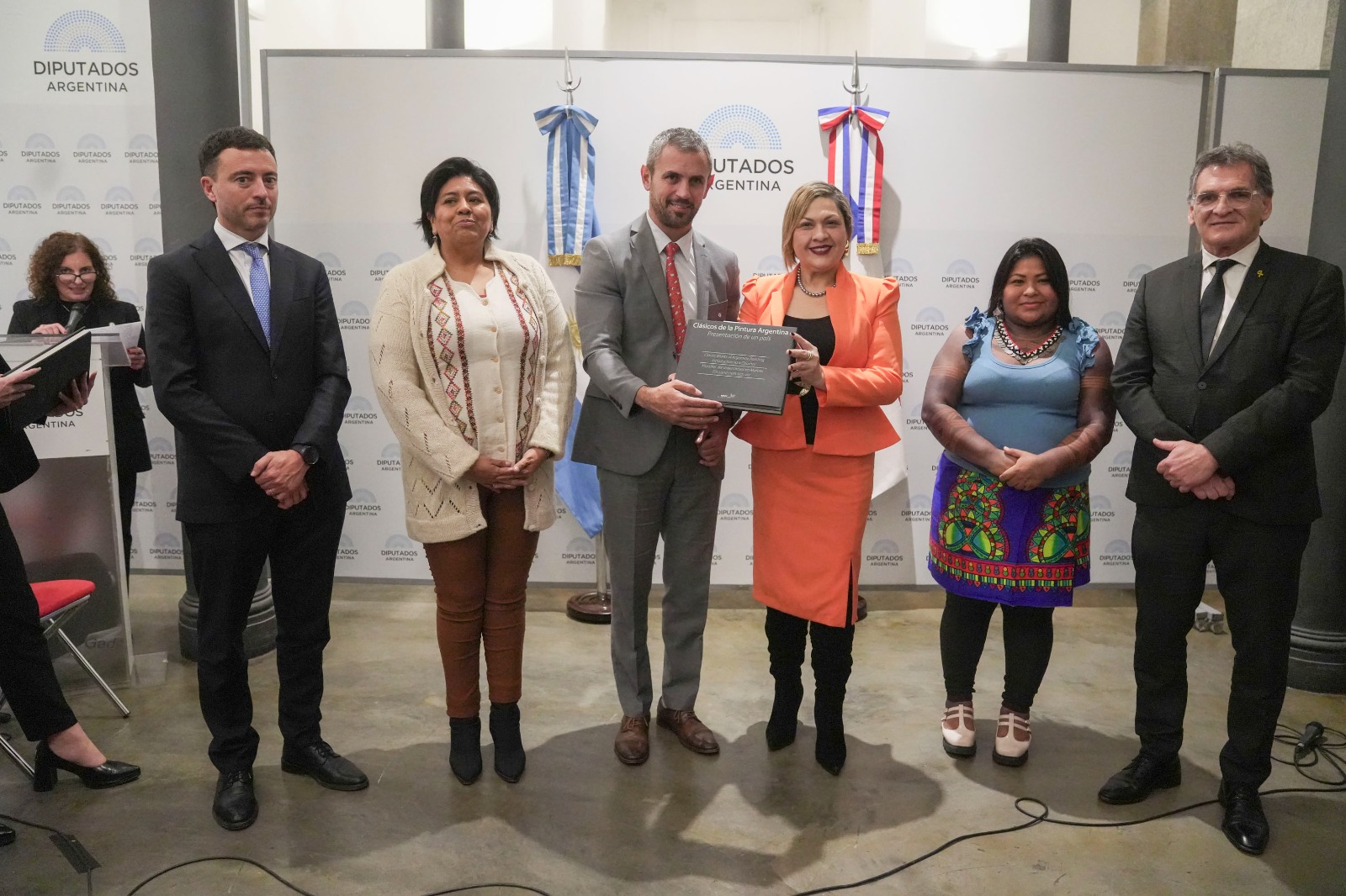 SE REALIZÓ UN CONVERSATORIO CON LA LIDERESA INDÍGENA SARA OMI CASAMA SE REALIZÓ UN CONVERSATORIO CON LA LIDERESA INDÍGENA SARA OMI CASAMA
