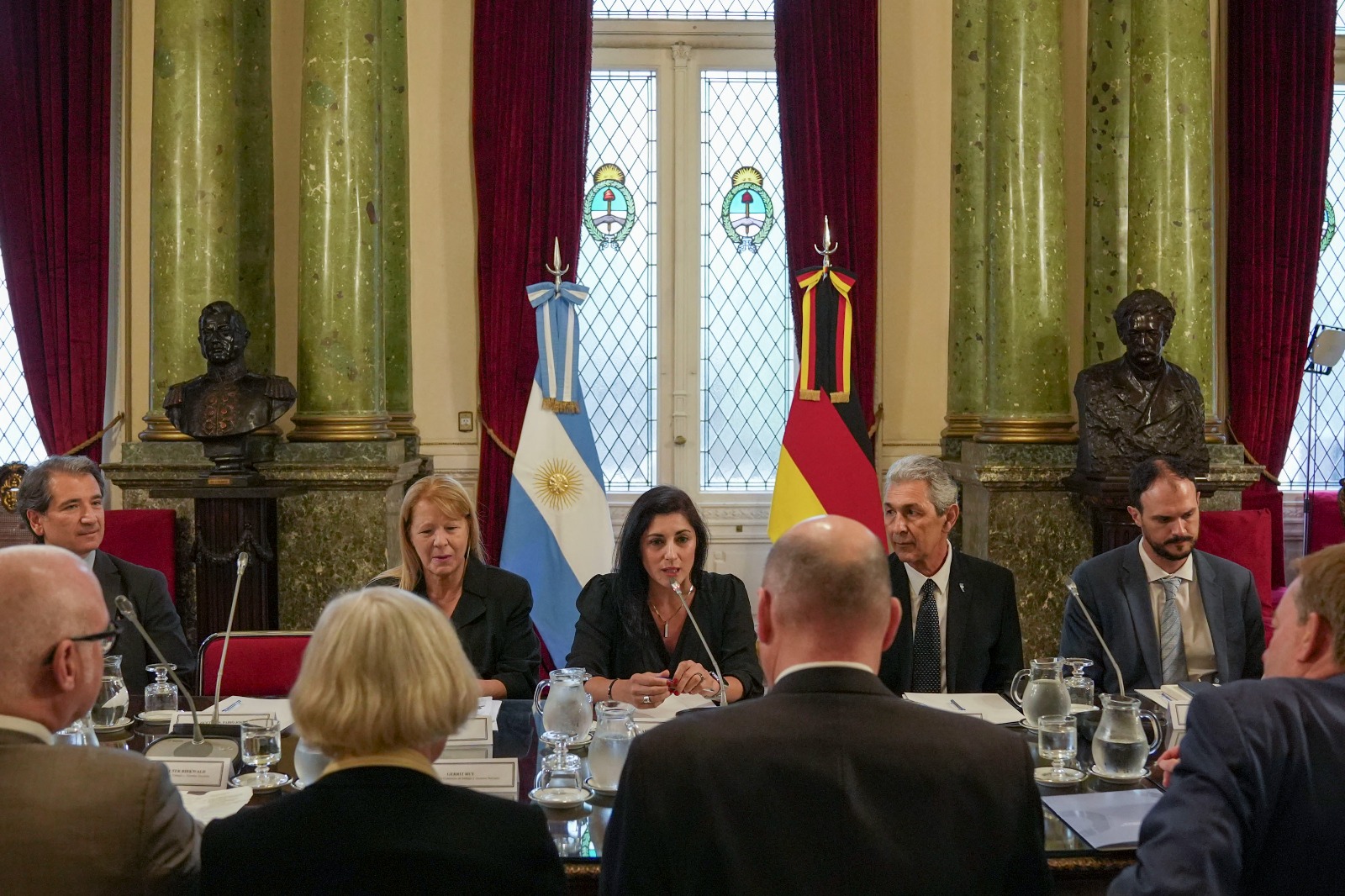 DIPUTADOS RECIBIERON A COMITIVA DEL PARLAMENTO ALEMAN PARA PROMOVER EL INTERCAMBIO COMERCIAL