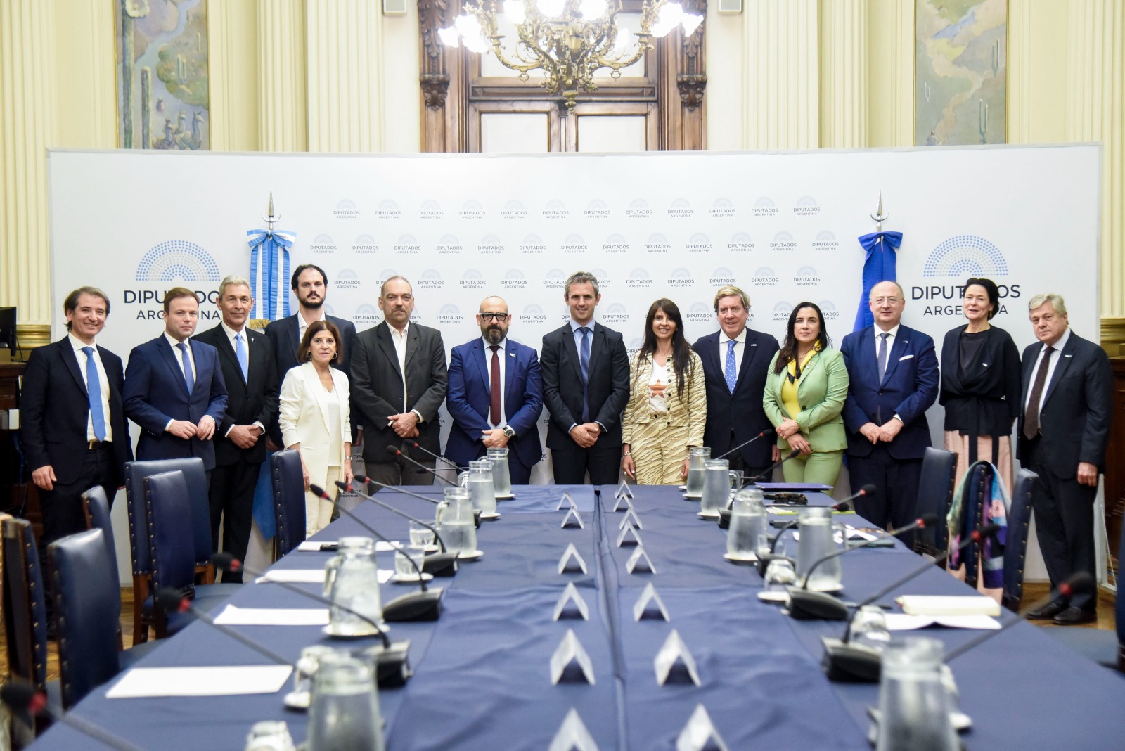 MARTÍN MENEM RECIBIÓ A UNA DELEGACIÓN DEL PARLAMENTO EUROPEO MARTÍN MENEM RECIBIÓ A UNA DELEGACIÓN DEL PARLAMENTO EUROPEO