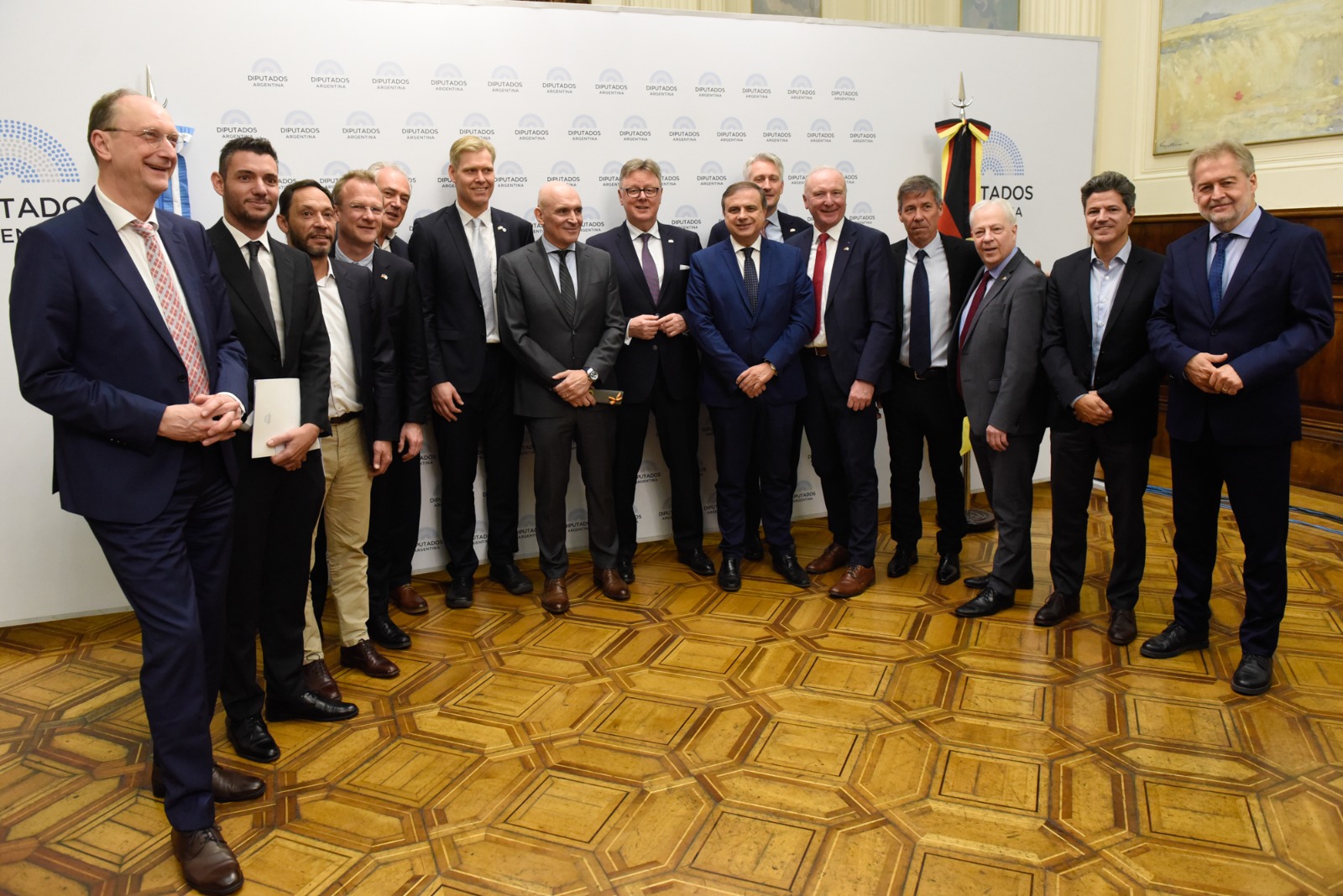 LA CÁMARA DE DIPUTADOS RECIBIÓ LA VISITA DE UNA DELEGACIÓN ALEMANA PARA AFIANZAR LOS VÍNCULOS COMERCIALES LA CÁMARA DE DIPUTADOS RECIBIÓ LA VISITA DE UNA DELEGACIÓN ALEMANA PARA AFIANZAR LOS VÍNCULOS COMERCIALES