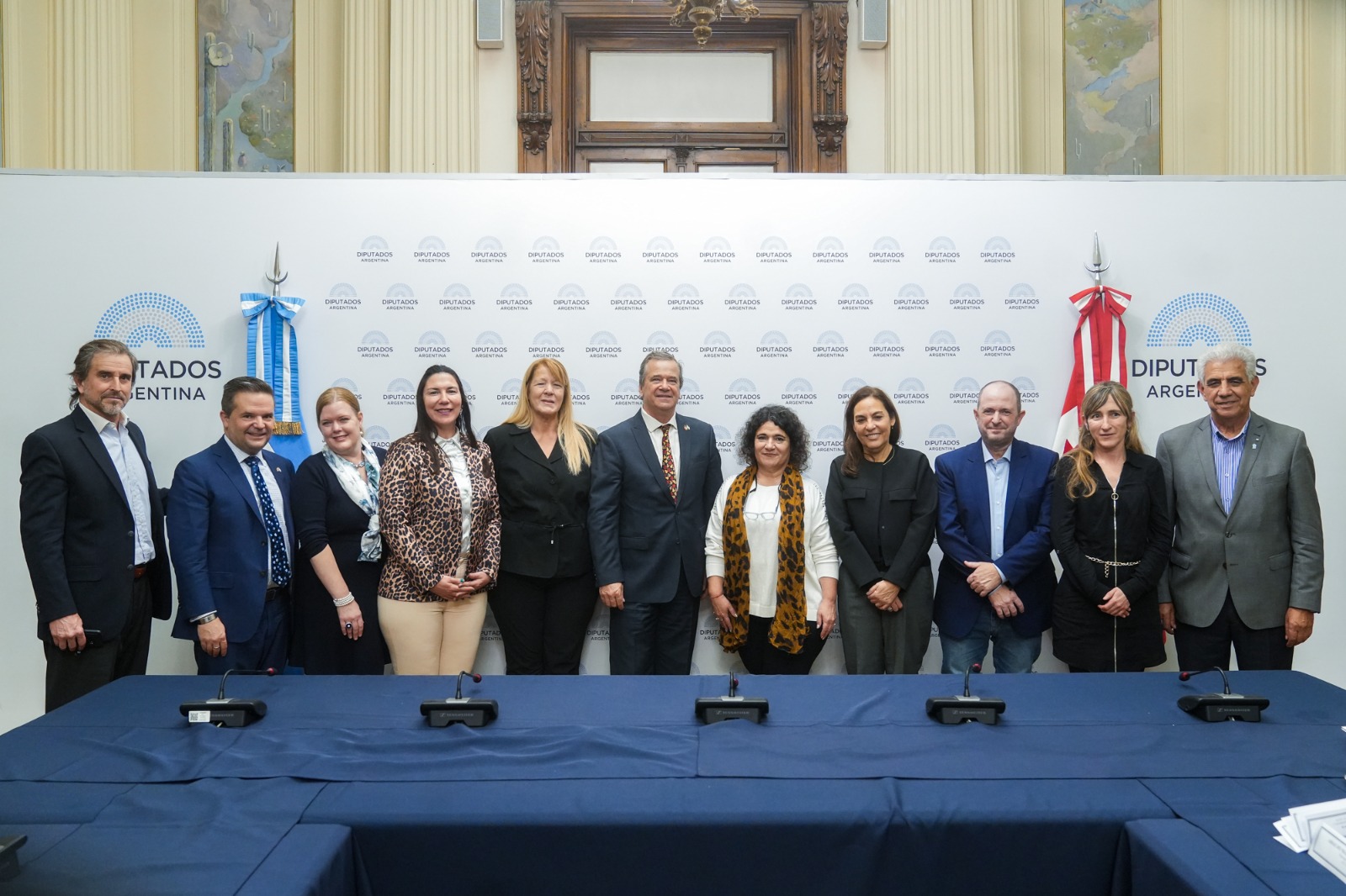 DIPUTADOS CONFORMÓ EL GRUPO PARLAMENTARIO DE AMISTAD CON CANADÁ DIPUTADOS CONFORMÓ EL GRUPO PARLAMENTARIO DE AMISTAD CON CANADÁ