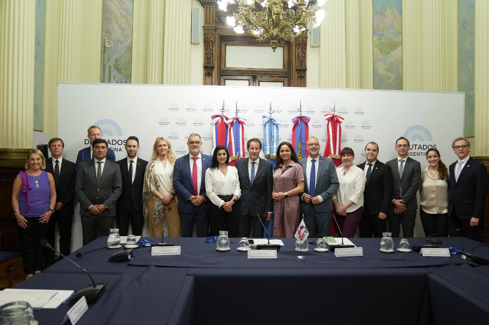 UNA COMITIVA DE LA ASOCIACIÓN EUROPEA DE LIBRE COMERCIO VISITÓ LA CÁMARA DE DIPUTADOS UNA COMITIVA DE LA ASOCIACIÓN EUROPEA DE LIBRE COMERCIO VISITÓ LA CÁMARA DE DIPUTADOS