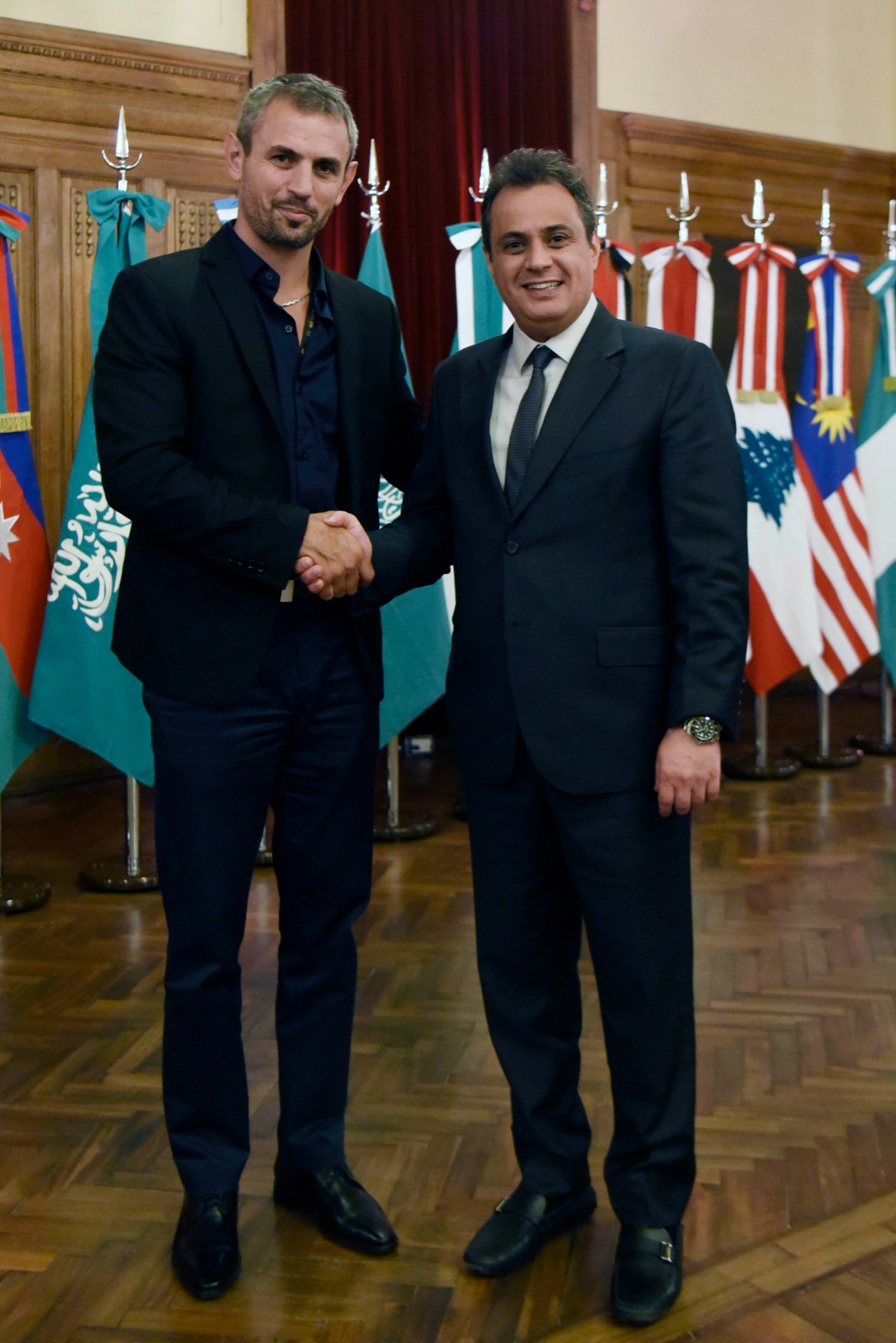 MENEM MANTUVO UN ENCUENTRO CON REPRESENTANTES DE LOS PAÍSES ÁRABES E ISLÁMICOS PARA PROFUNDIZAR LOS LAZOS DE AMISTAD MENEM MANTUVO UN ENCUENTRO CON REPRESENTANTES DE LOS PAÍSES ÁRABES E ISLÁMICOS PARA PROFUNDIZAR LOS LAZOS DE AMISTAD
