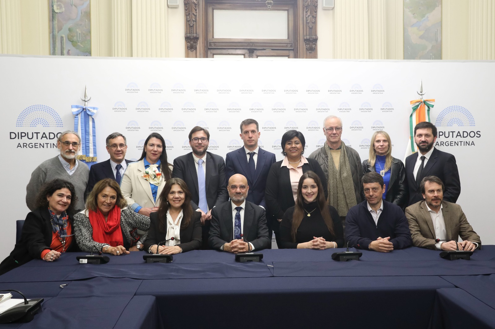 JUNTO AL EMBAJADOR, SE CONFORMÓ EL GRUPO PARLAMENTARIO DE AMISTAD CON LA INDIA JUNTO AL EMBAJADOR, SE CONFORMÓ EL GRUPO PARLAMENTARIO DE AMISTAD CON LA INDIA