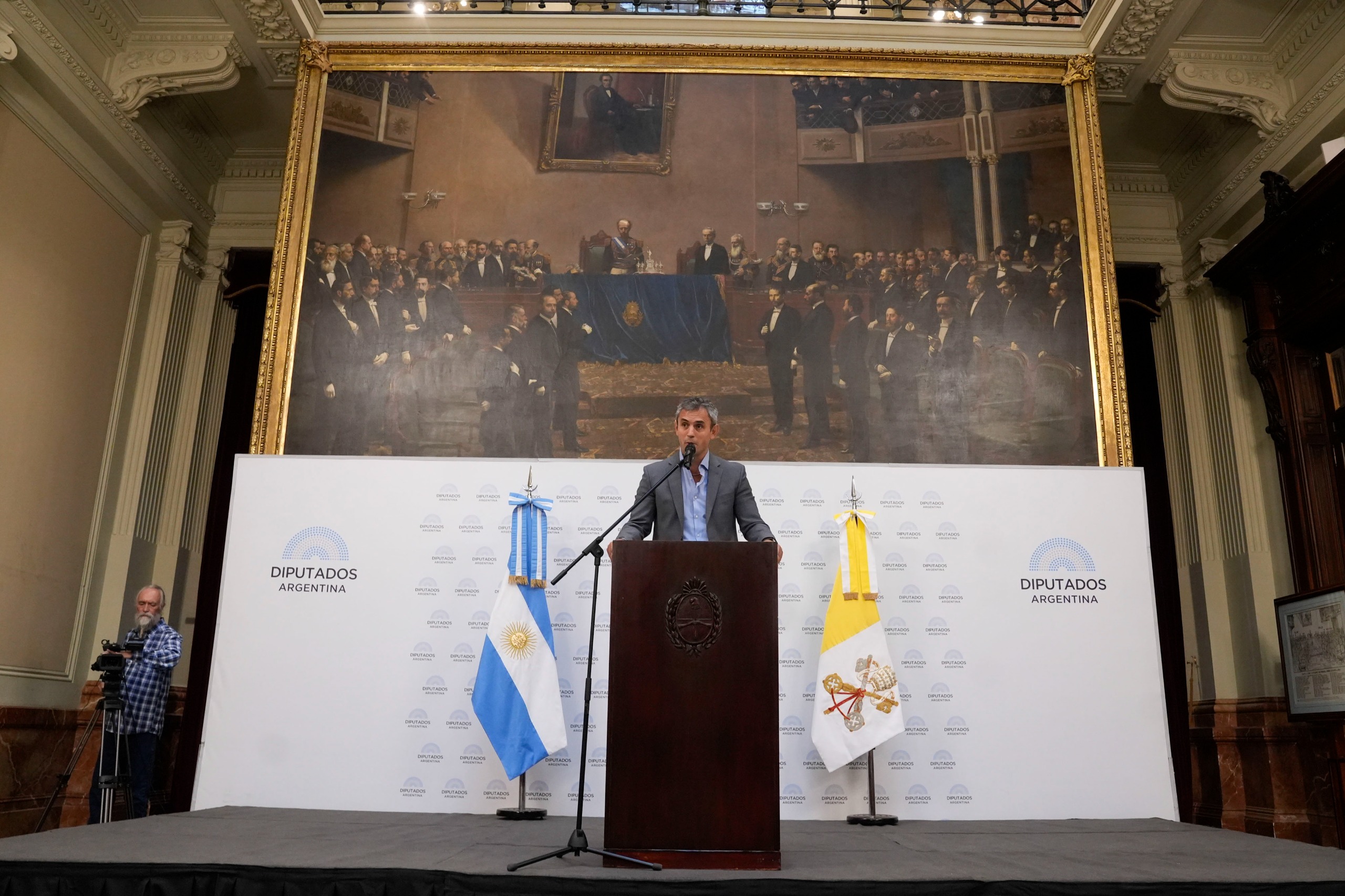 DIPUTADOS REALIZÓ UN HOMENAJE INTERRELIGIOSO EN HONOR AL PAPA FRANCISCO DIPUTADOS REALIZÓ UN HOMENAJE INTERRELIGIOSO EN HONOR AL PAPA FRANCISCO