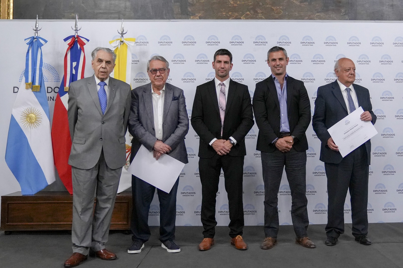 CONMEMORAN EL 40° ANIVERSARIO DEL TRATADO DE PAZ Y AMISTAD ENTRE ARGENTINA Y CHILE CONMEMORAN EL 40° ANIVERSARIO DEL TRATADO DE PAZ Y AMISTAD ENTRE ARGENTINA Y CHILE