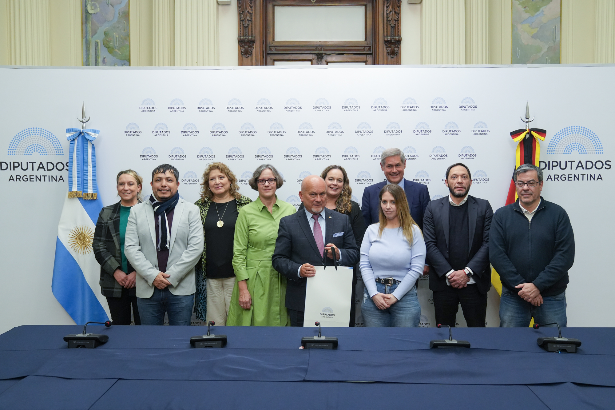 LEGISLADORES RECIBIERON A SU PAR ALEMÁN, MANFRED GRUND. LEGISLADORES RECIBIERON A SU PAR ALEMÁN, MANFRED GRUND.