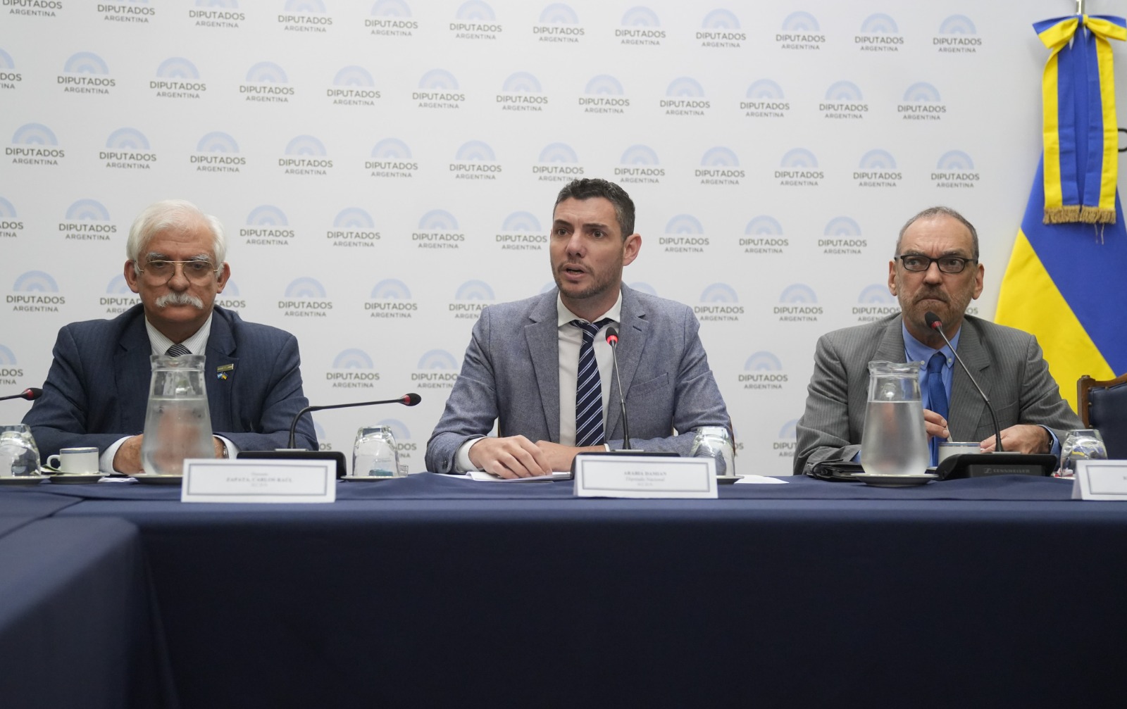 MARTÍN MENEM RECIBIÓ A UNA DELEGACIÓN DE UCRANIA MARTÍN MENEM RECIBIÓ A UNA DELEGACIÓN DE UCRANIA