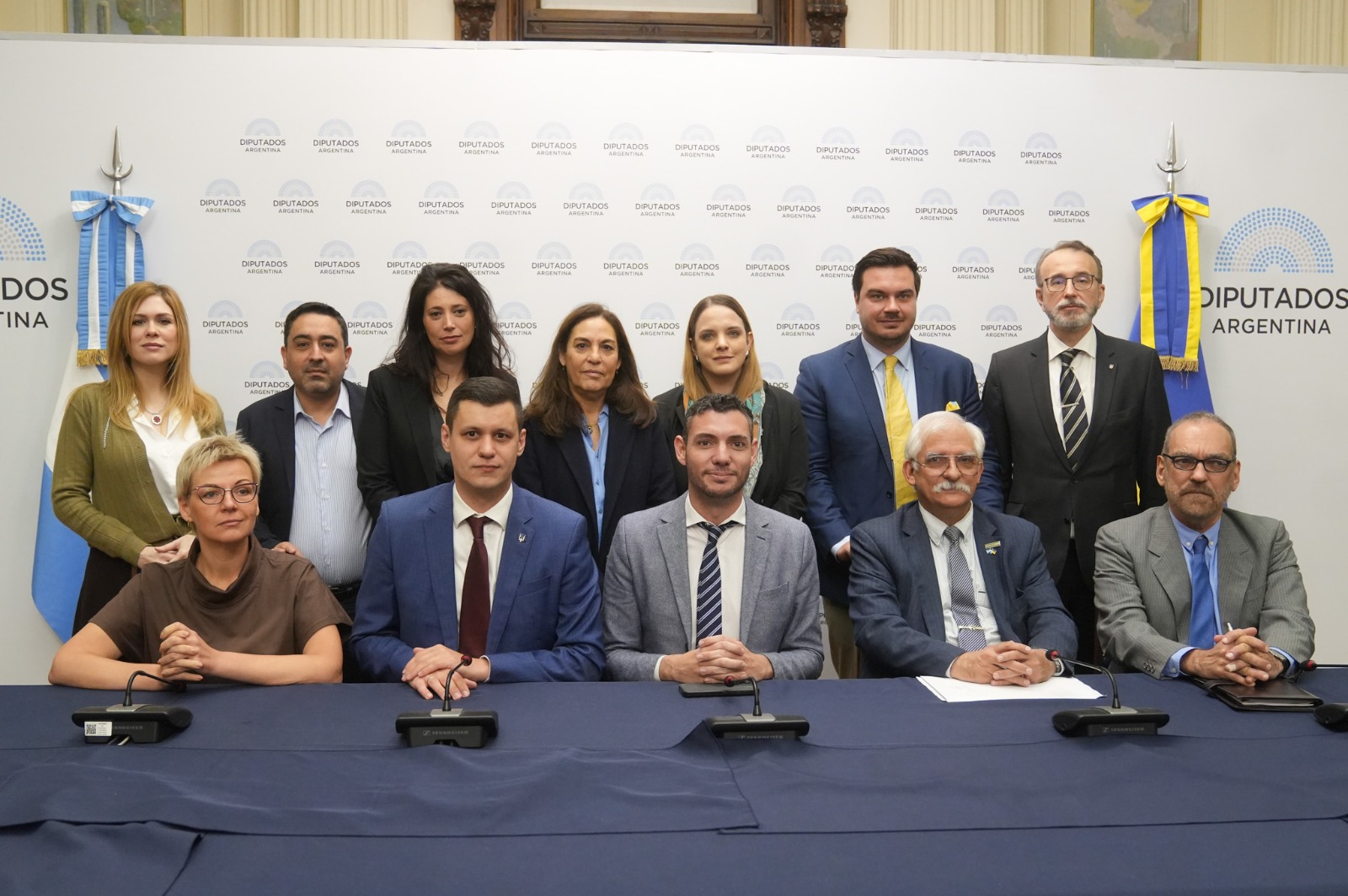 MARTÍN MENEM RECIBIÓ A UNA DELEGACIÓN DE UCRANIA MARTÍN MENEM RECIBIÓ A UNA DELEGACIÓN DE UCRANIA