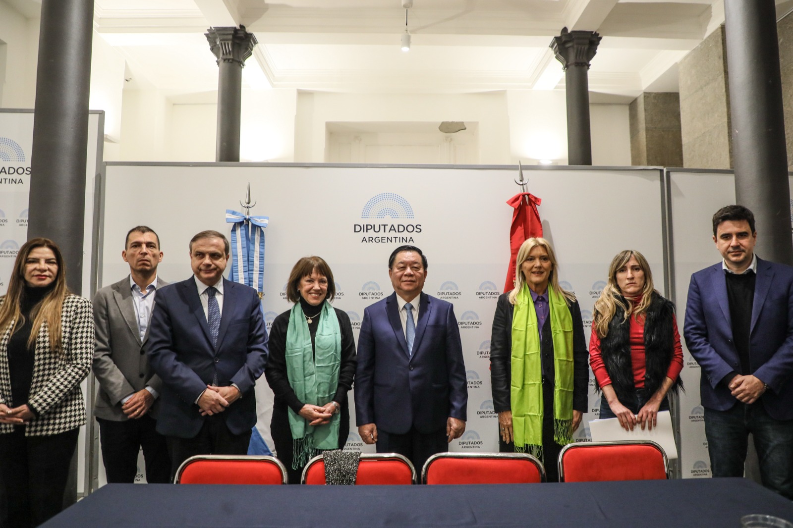 DIPUTADOS RECIBIÓ A UNA DELEGACIÓN DE VIETNAM DIPUTADOS RECIBIÓ A UNA DELEGACIÓN DE VIETNAM