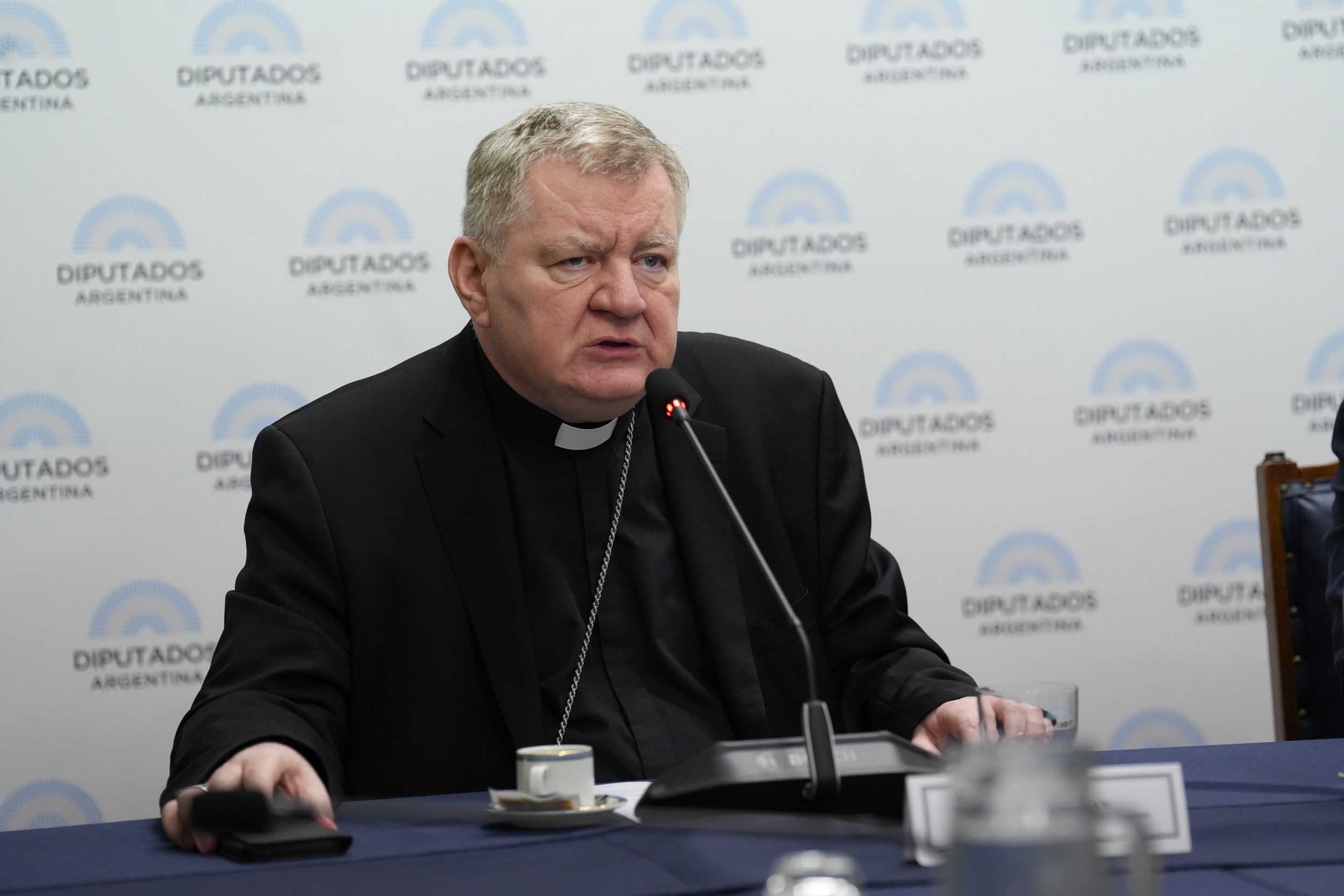 DIPUTADOS ENVÍAN MENSAJE DE “SOLIDARIDAD Y ACOMPAÑAMIENTO” AL PAPA FRANCISCO DIPUTADOS ENVÍAN MENSAJE DE “SOLIDARIDAD Y ACOMPAÑAMIENTO” AL PAPA FRANCISCO